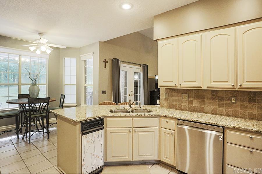 RIVER OAKS - Residential