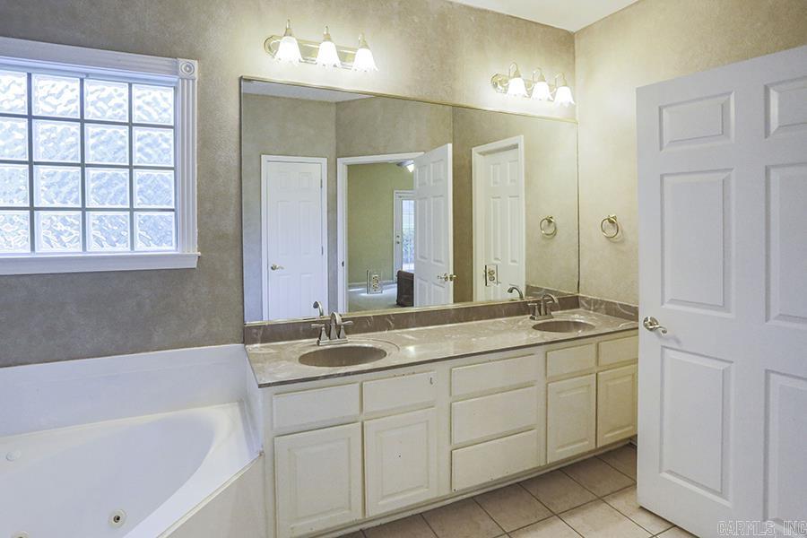 RIVER OAKS - Residential