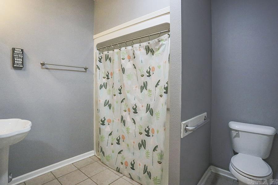 RIVER OAKS - Residential