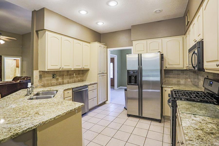 RIVER OAKS - Residential