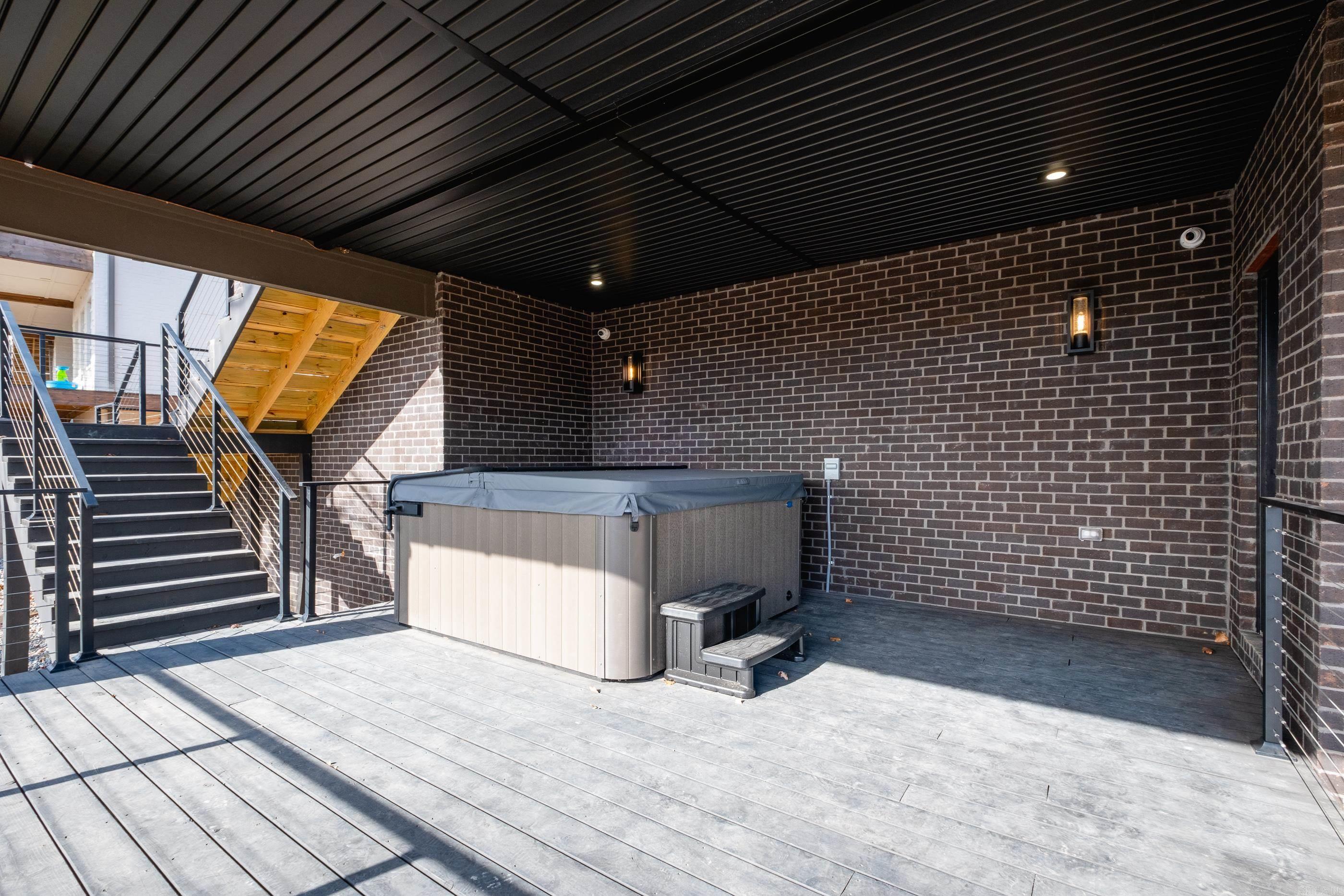 CHENAL VALLEY "FALSTONE COURT" - Residential