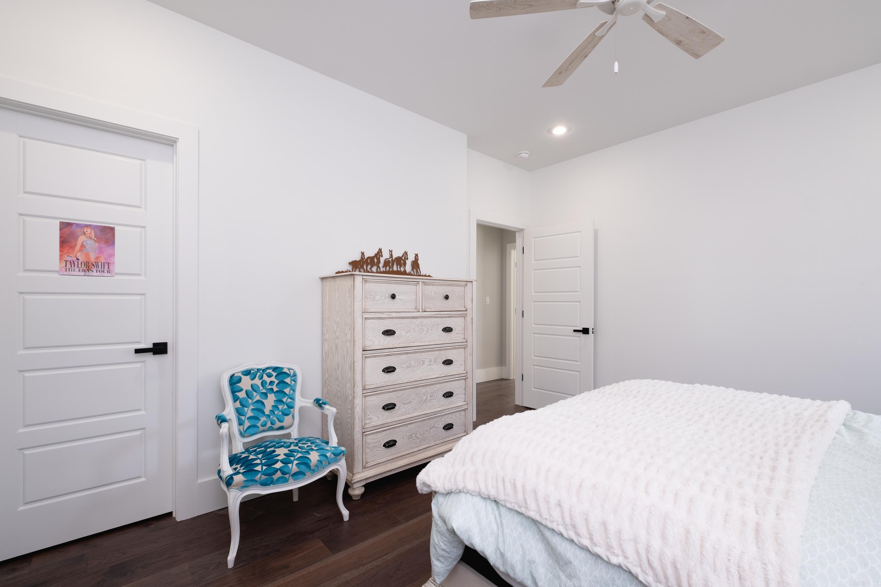 CHENAL VALLEY "FALSTONE COURT" - Residential