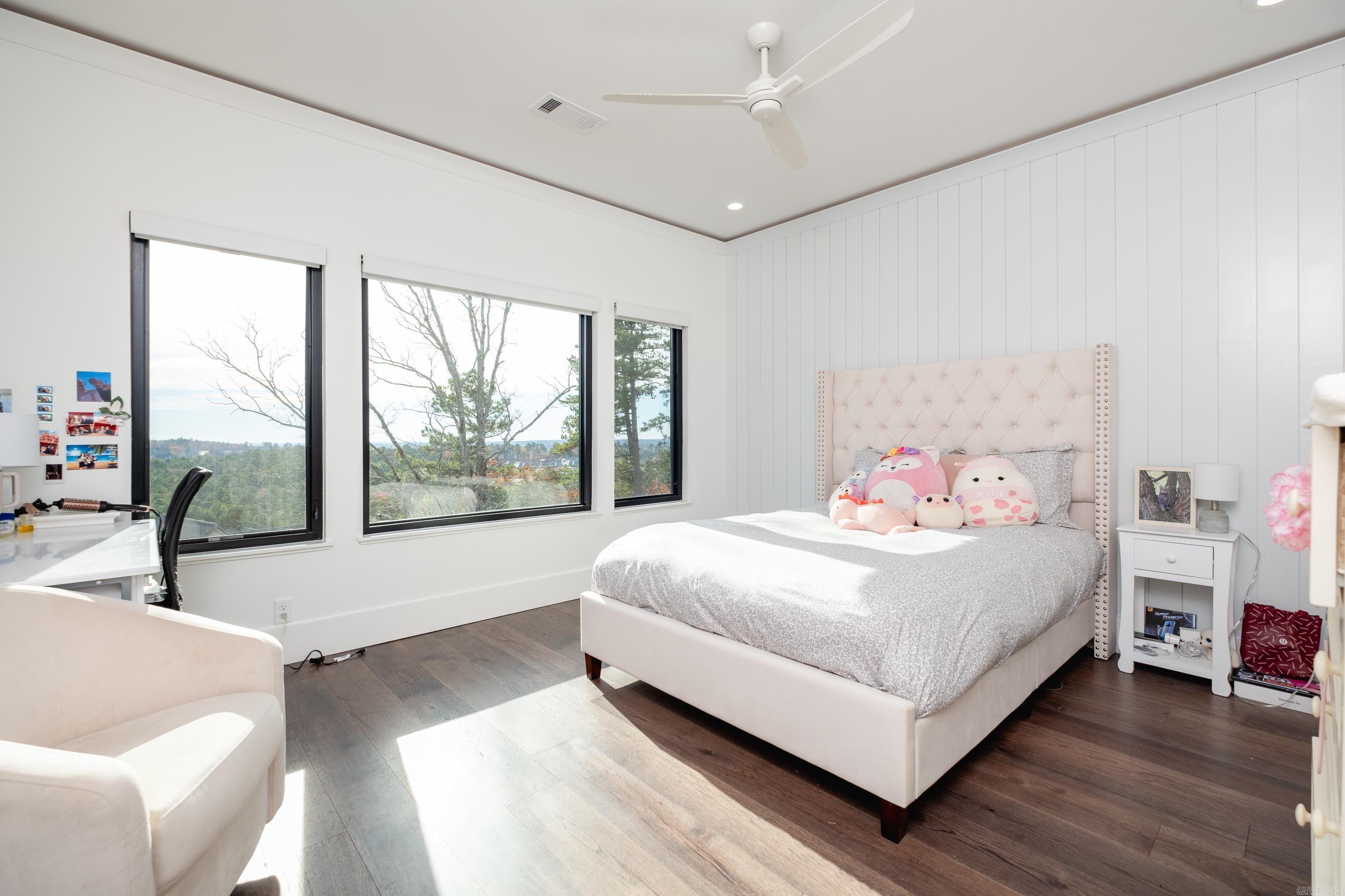 CHENAL VALLEY "FALSTONE COURT" - Residential