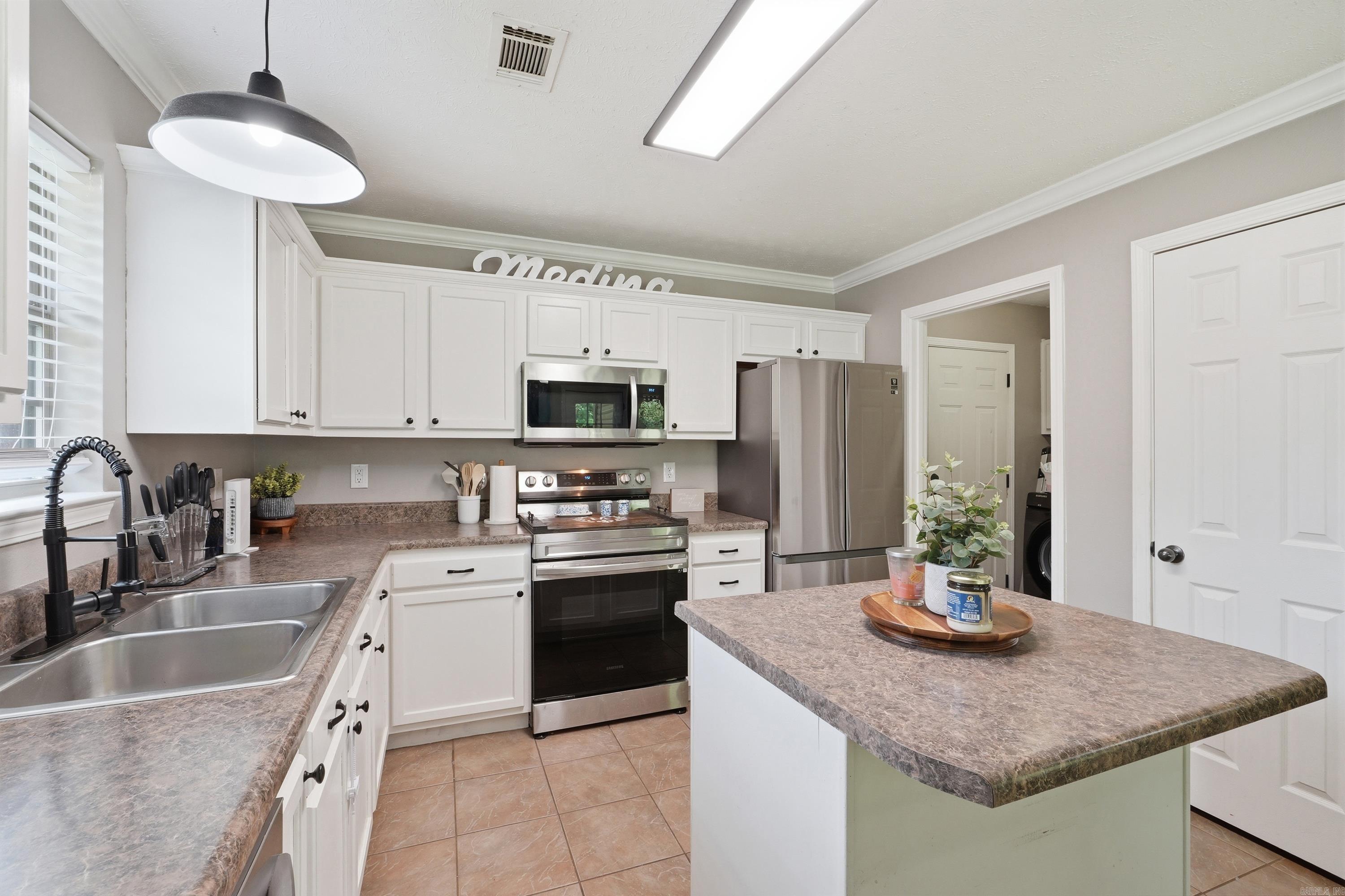 JEWELS ESTATES - Residential