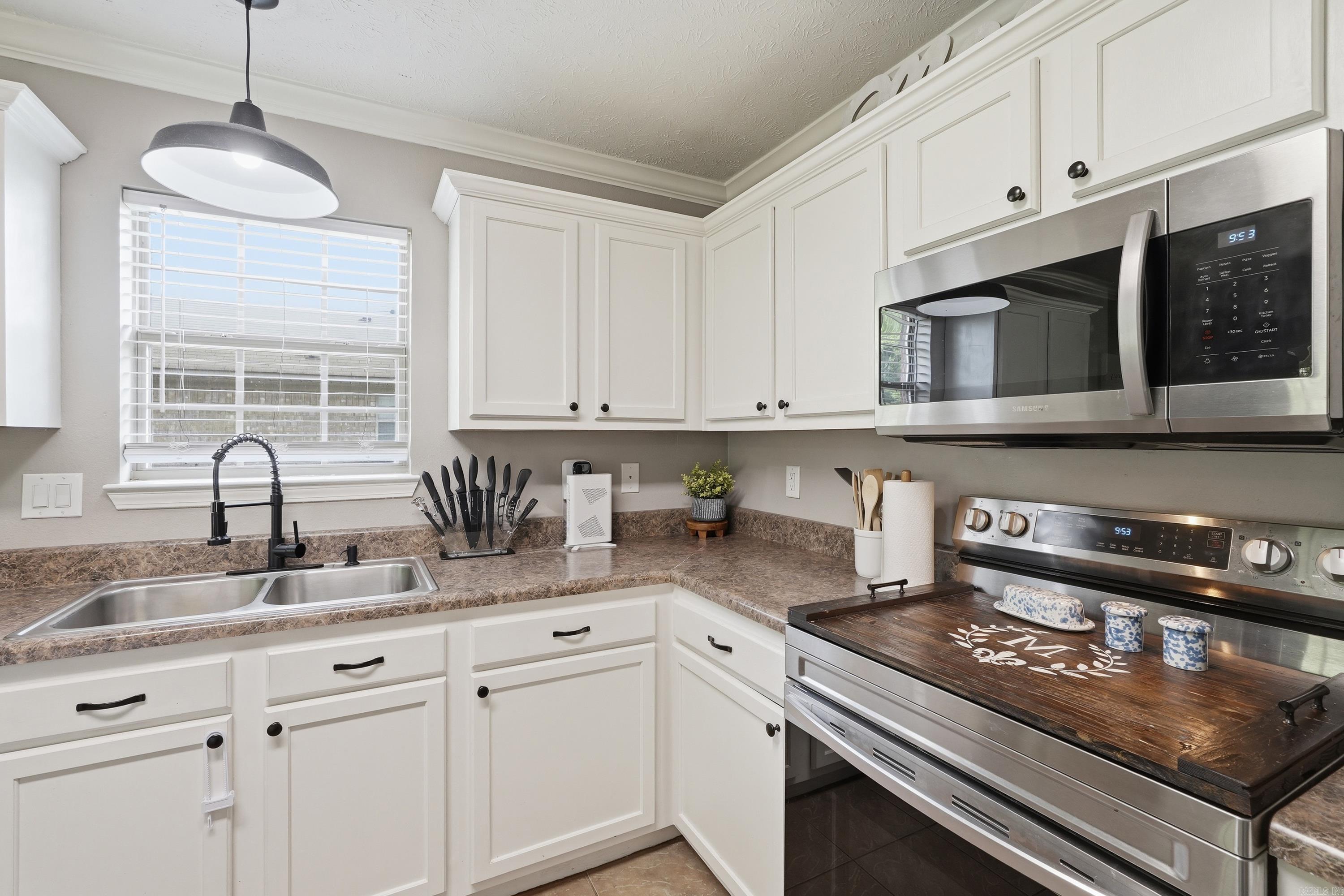 JEWELS ESTATES - Residential