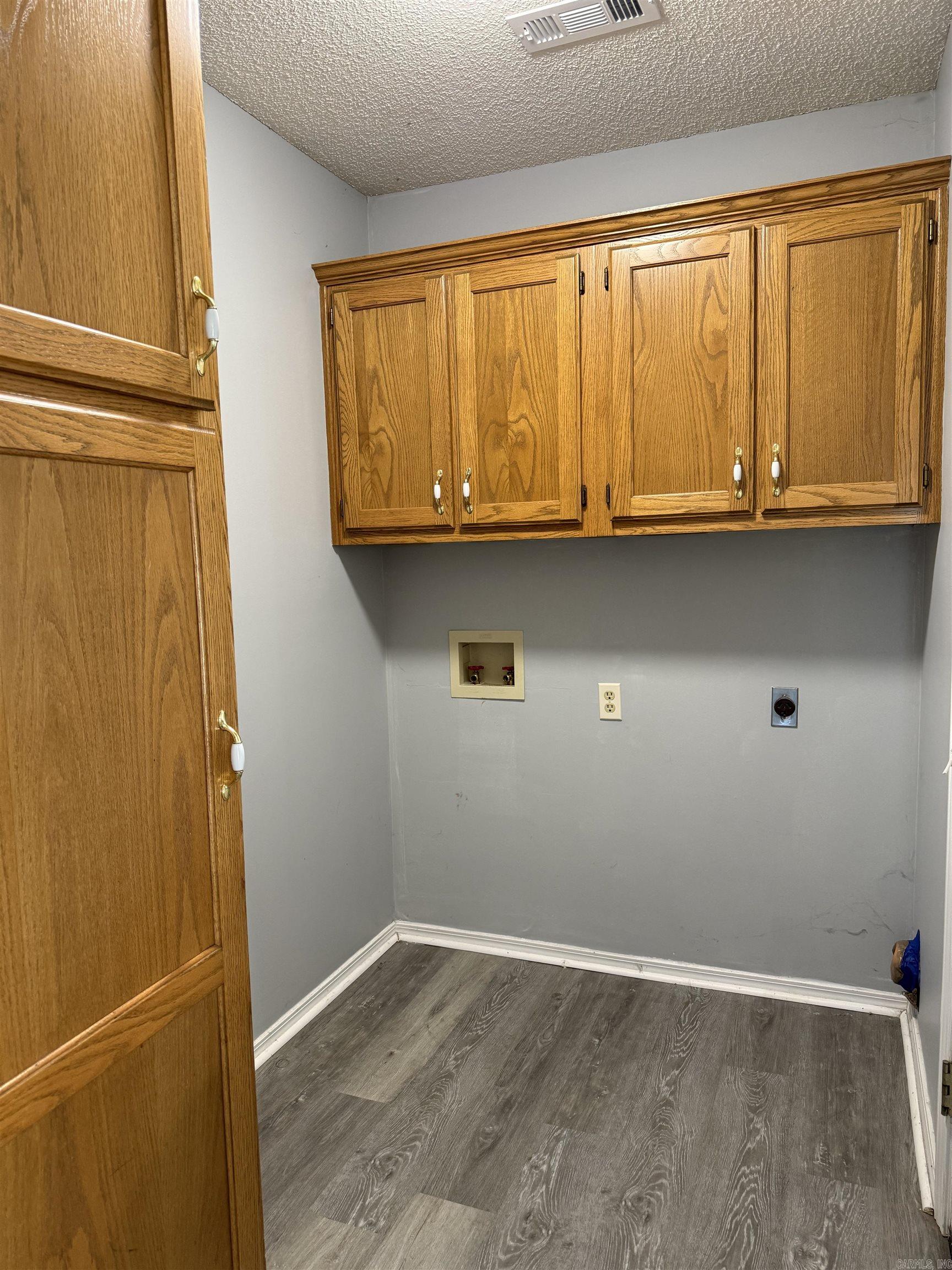 HARWOOD - Residential