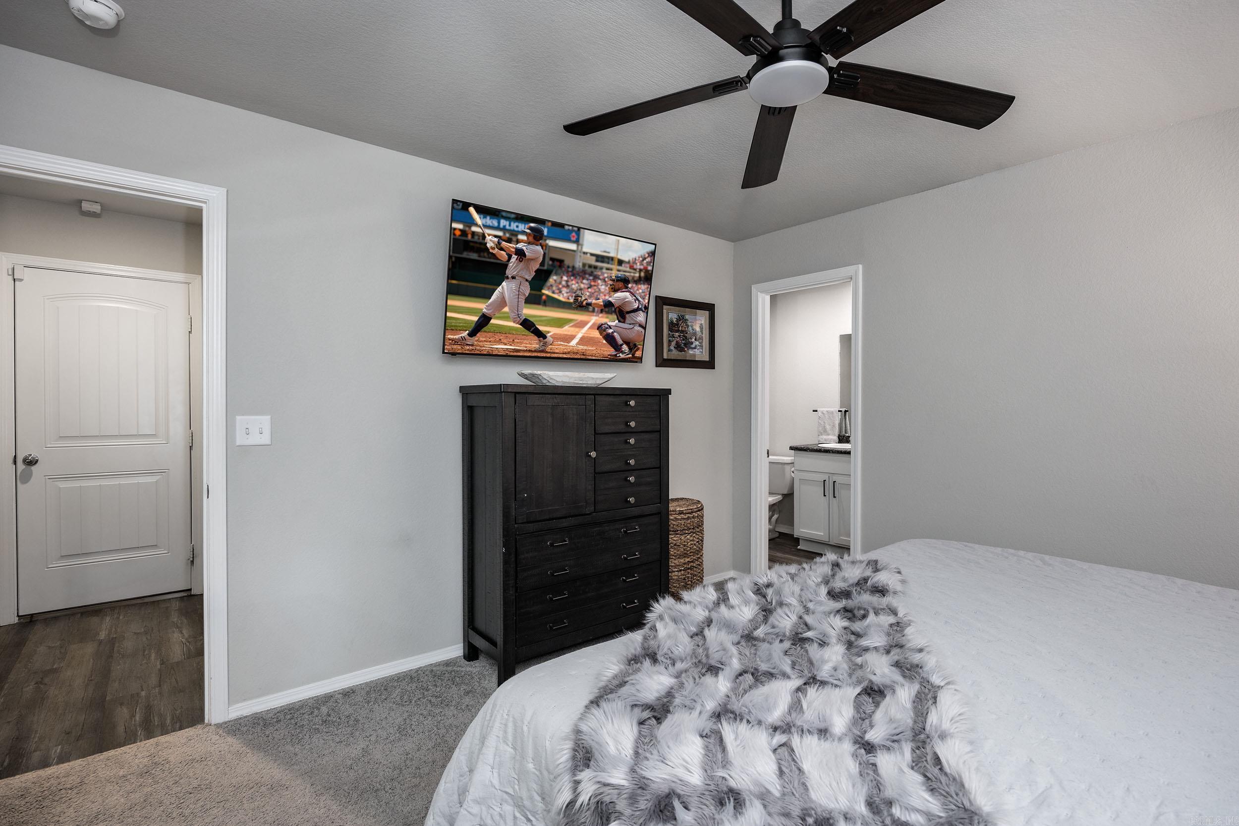 HILLDALE CROSSING - Residential