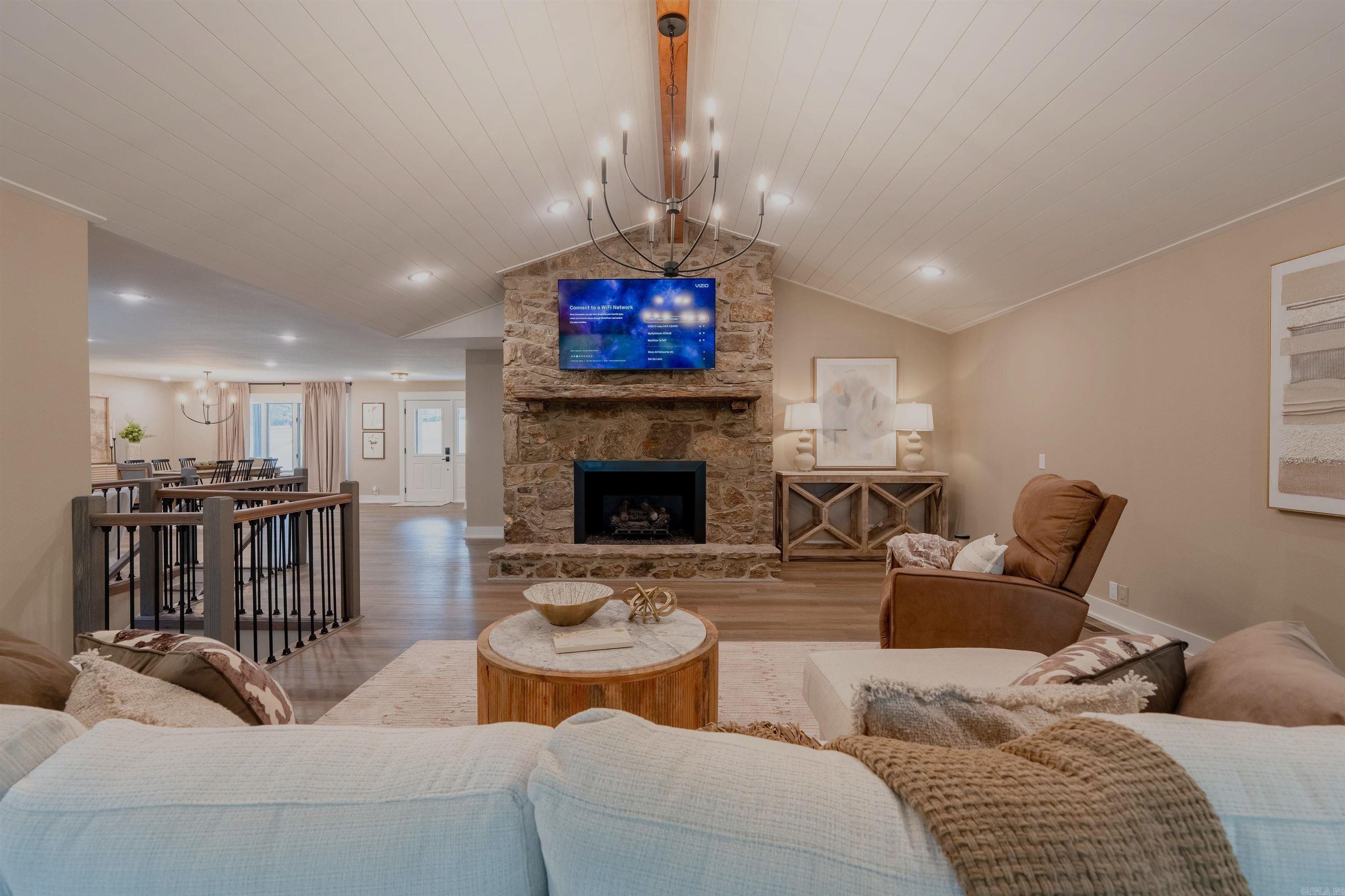 BAYWOOD - LAKE - Residential