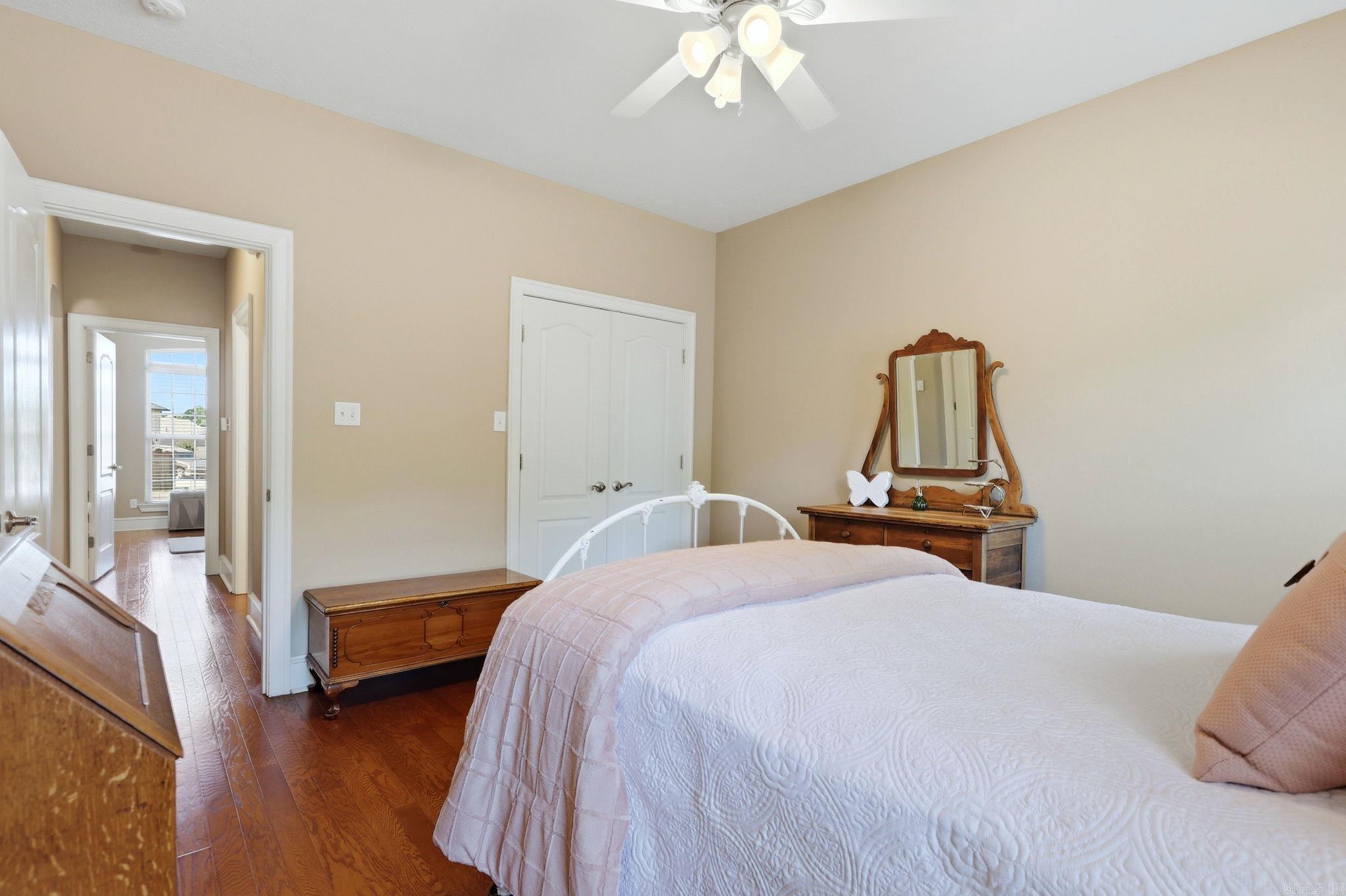 OAKBROOKE - Residential