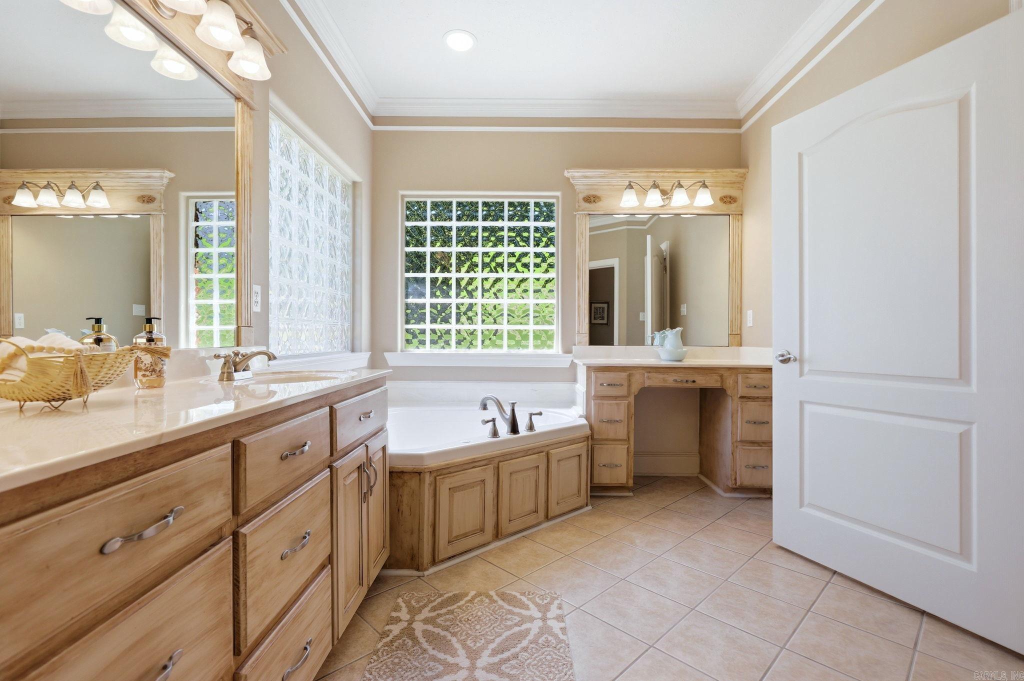 OAKBROOKE - Residential