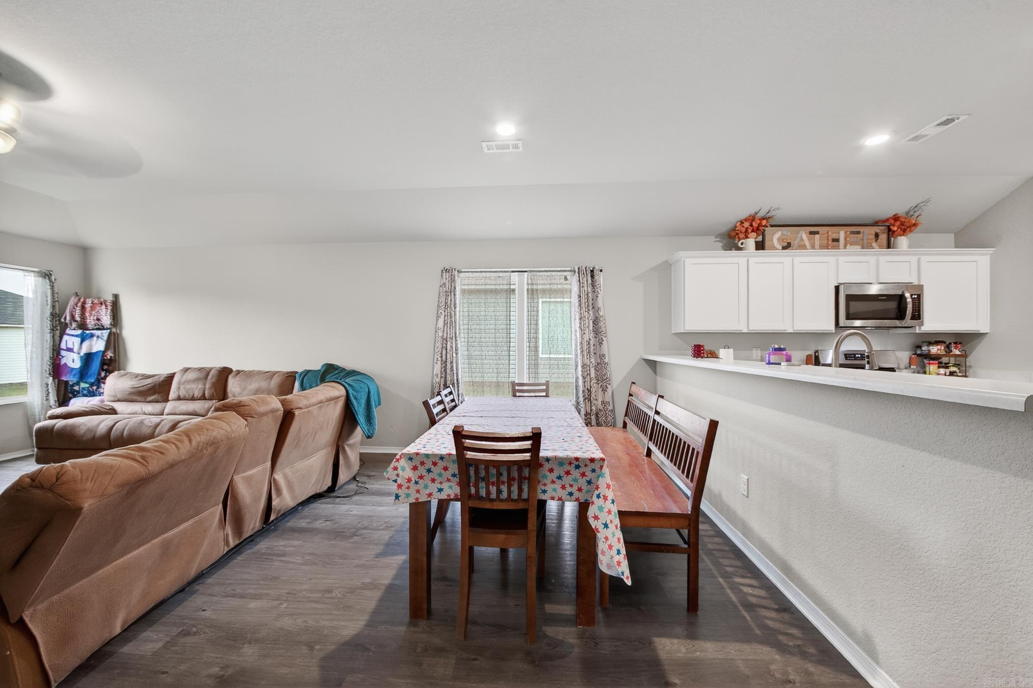 STAGECOACH MEADOWS - Residential
