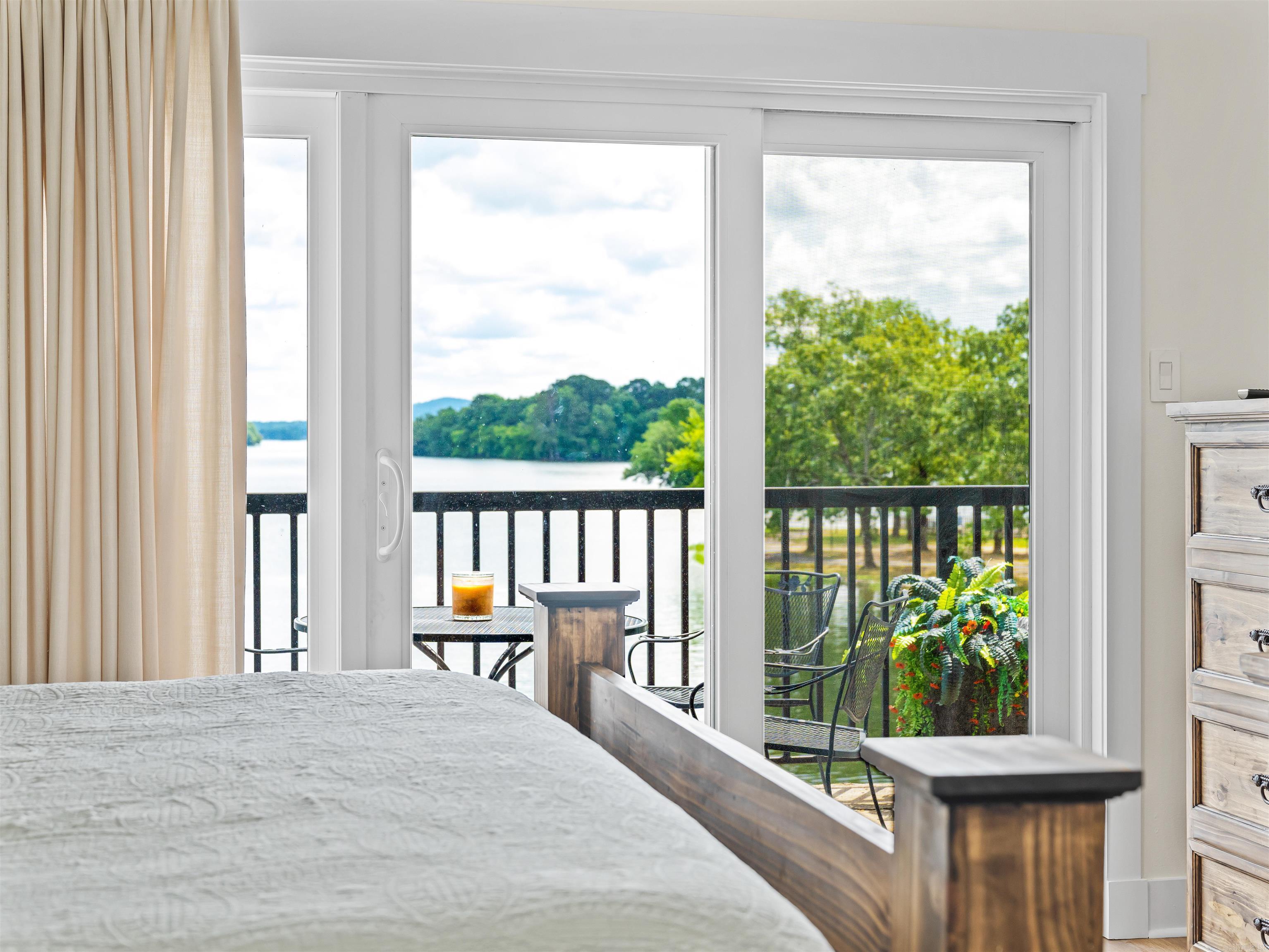 EMERALD ISLE HPR - Residential