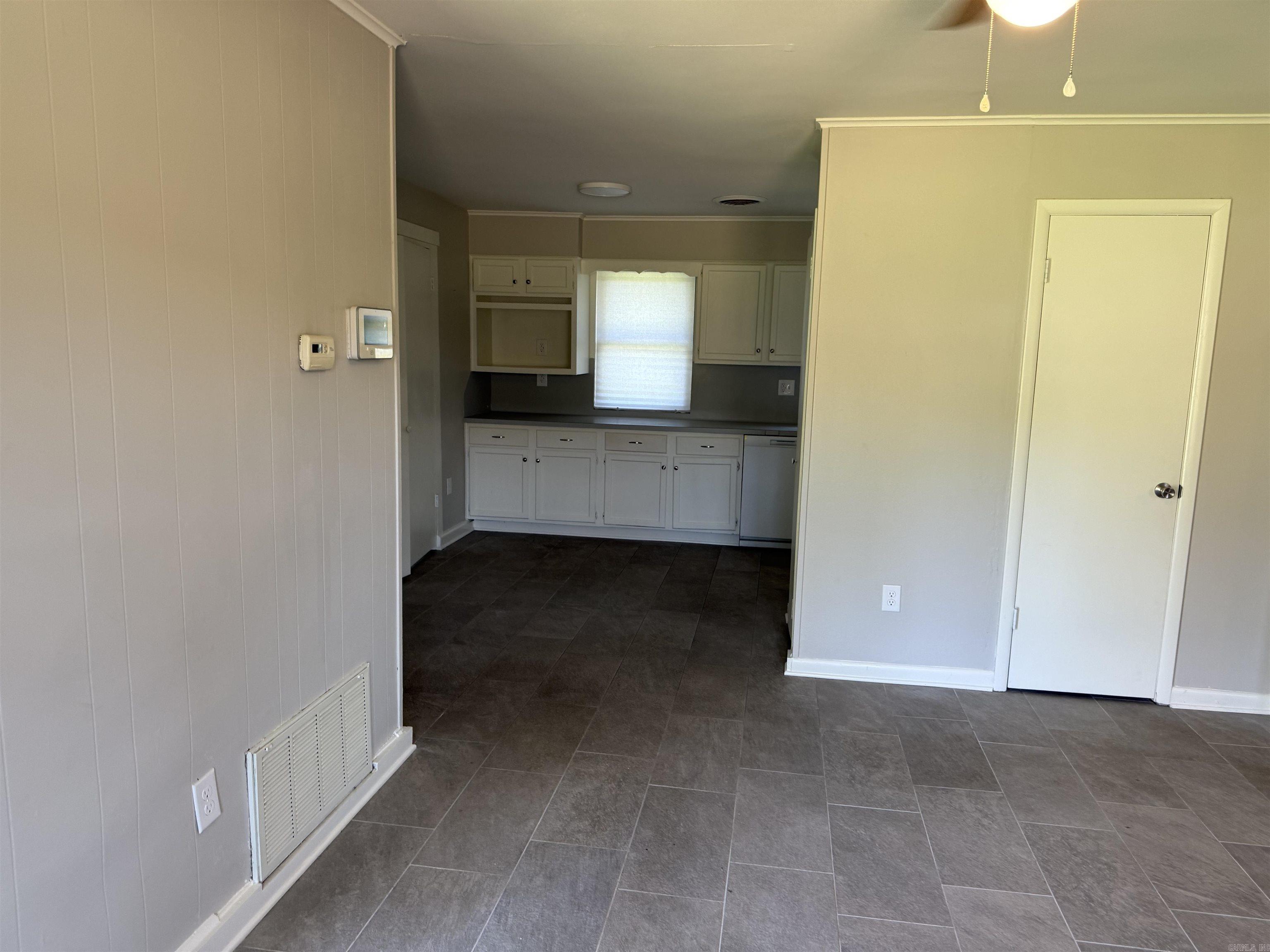 Country Club to Jacksonville - Residential Lease