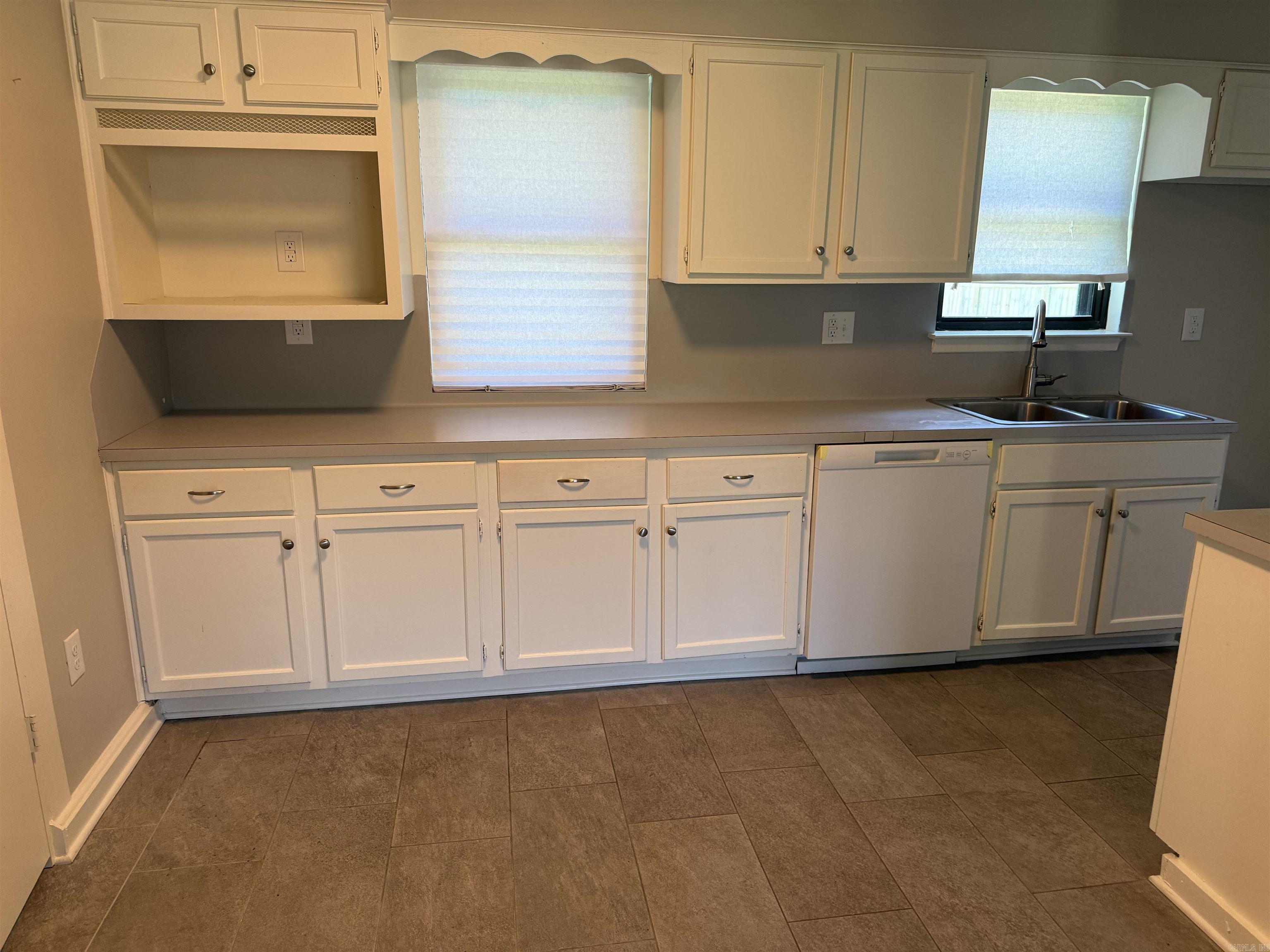 Country Club to Jacksonville - Residential Lease