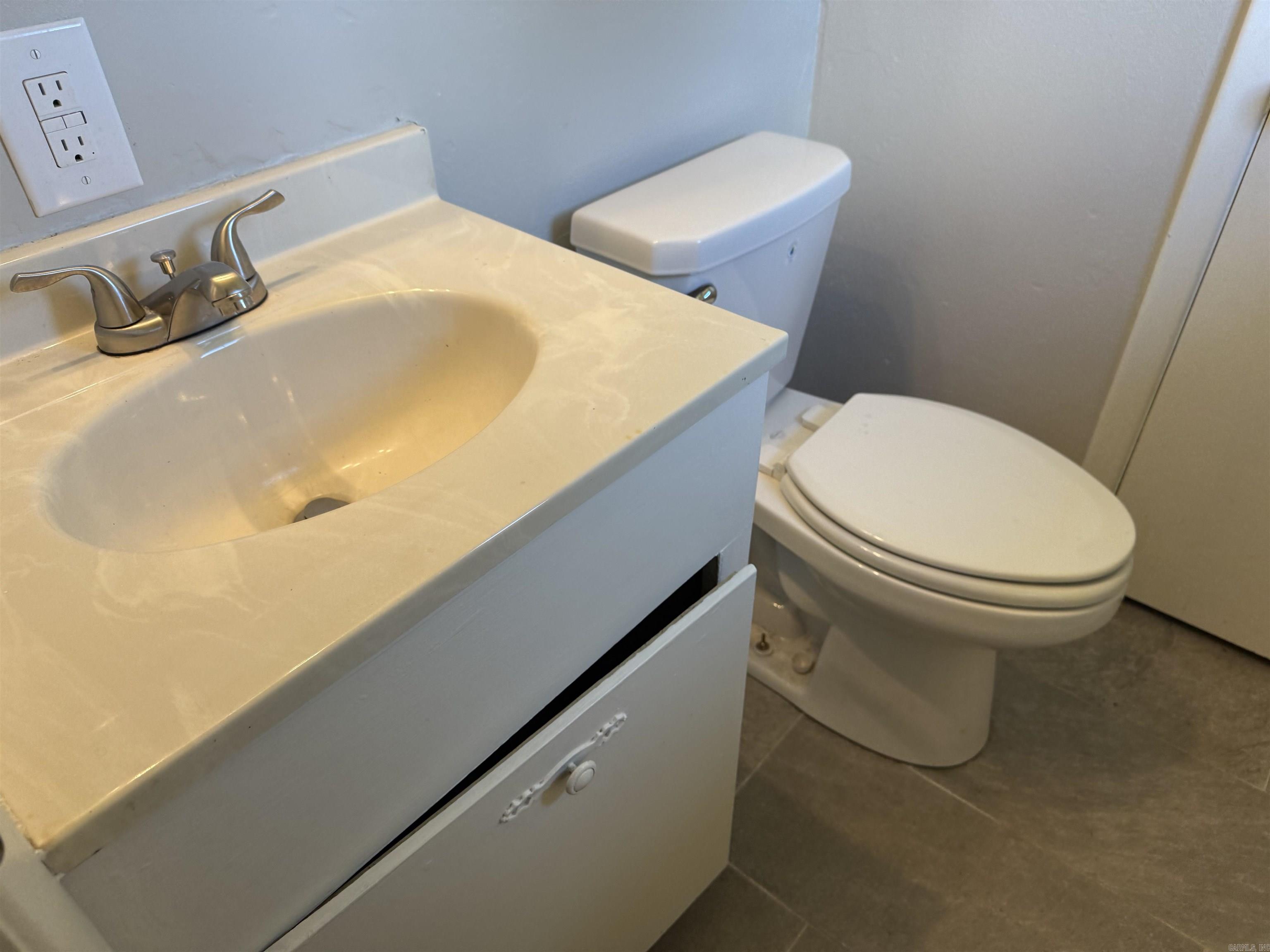 Country Club to Jacksonville - Residential Lease