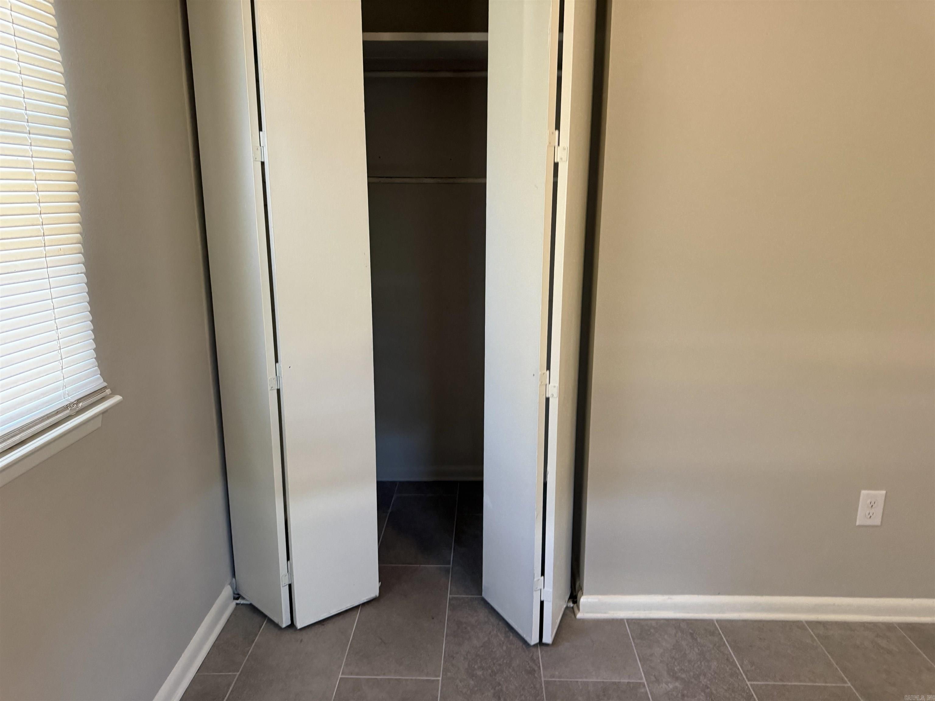 Country Club to Jacksonville - Residential Lease