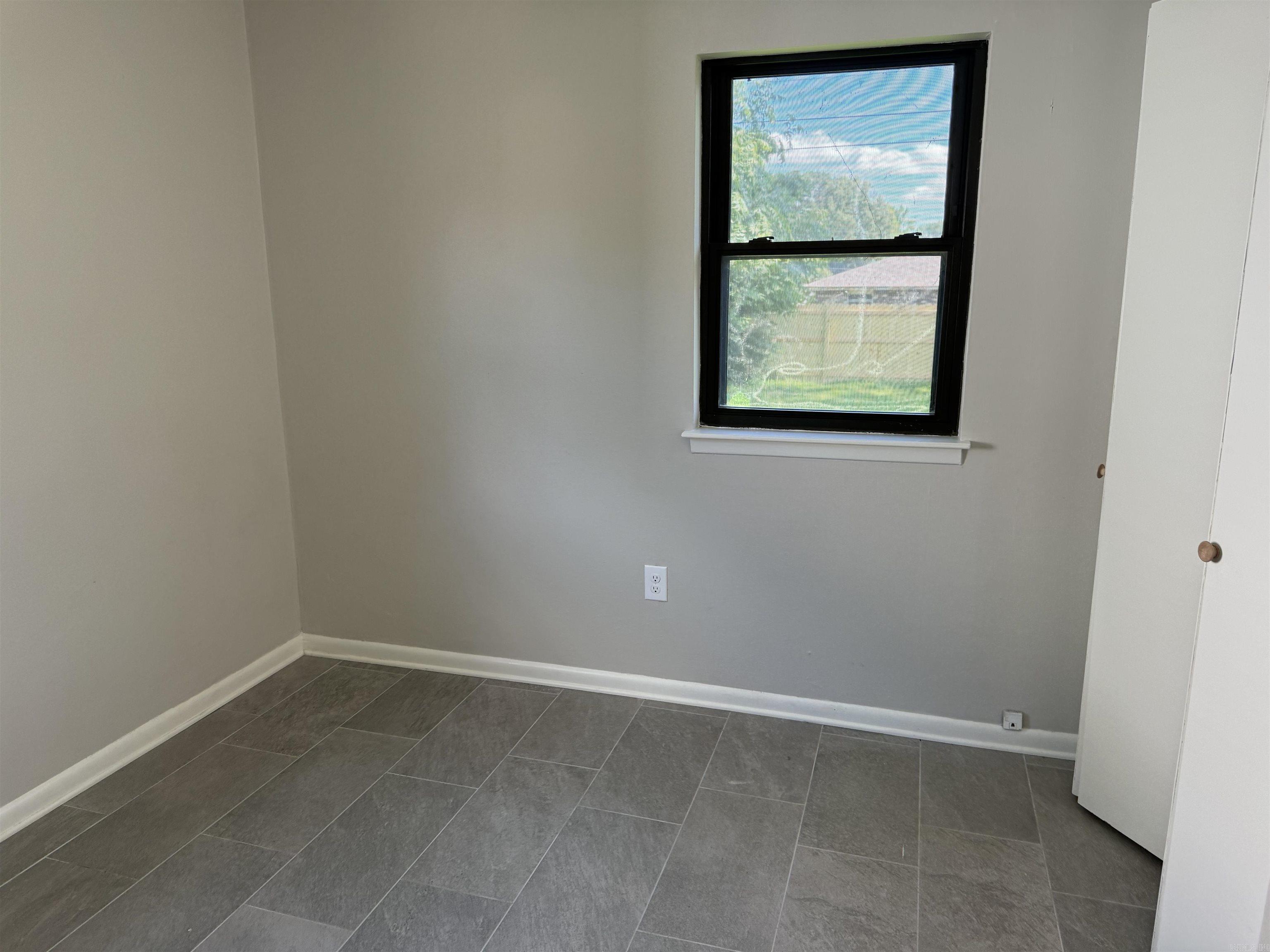 Country Club to Jacksonville - Residential Lease