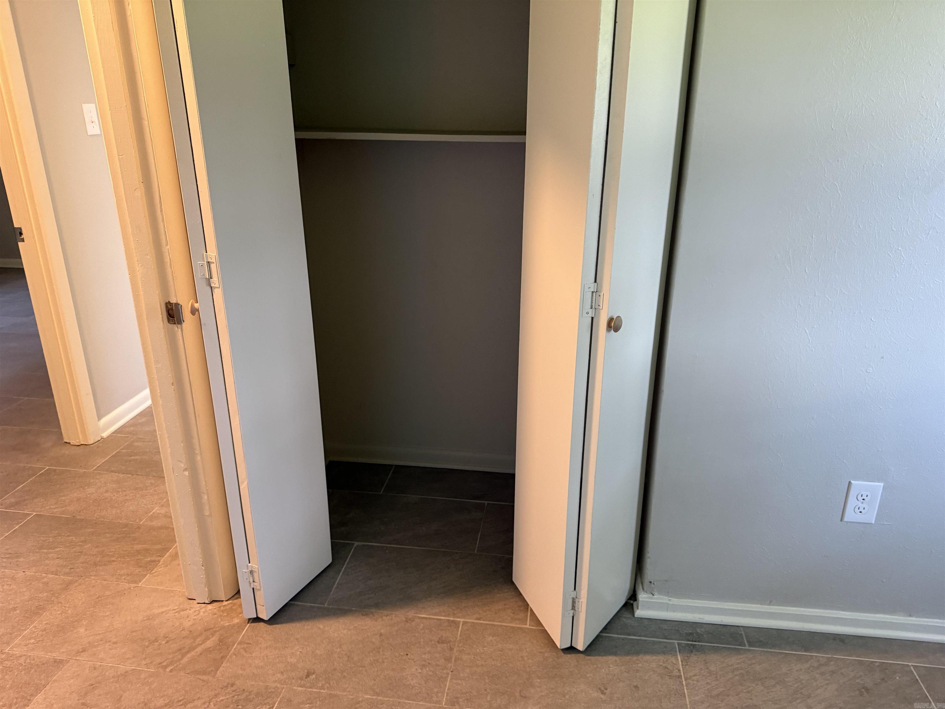 Country Club to Jacksonville - Residential Lease