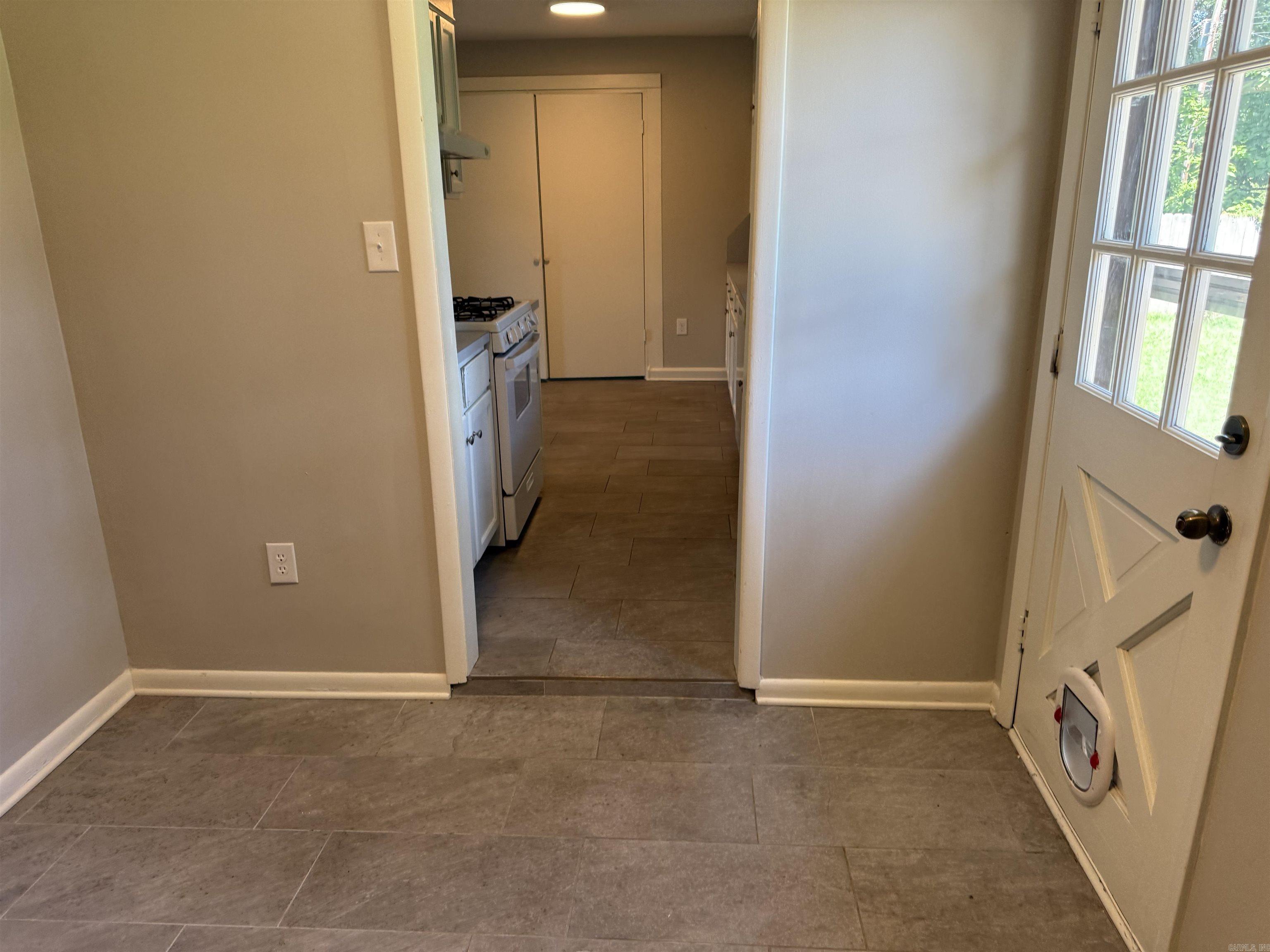 Country Club to Jacksonville - Residential Lease