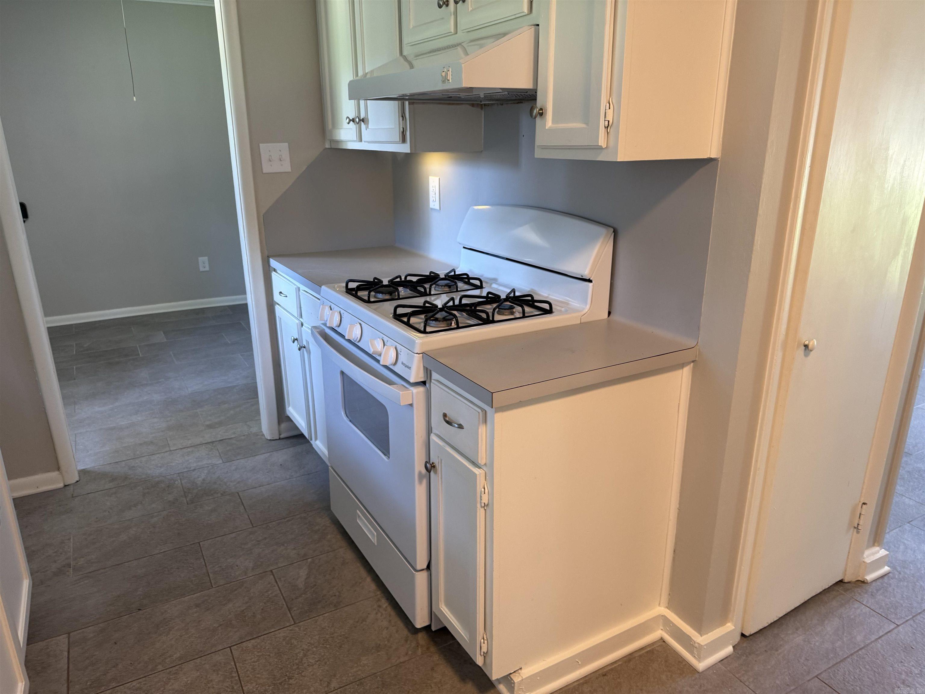 Country Club to Jacksonville - Residential Lease