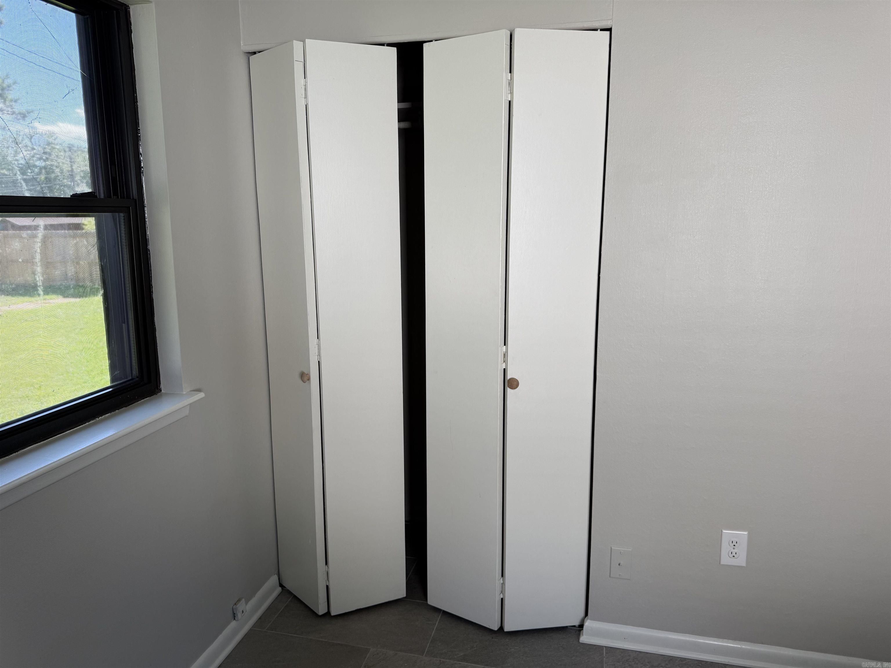 Country Club to Jacksonville - Residential Lease