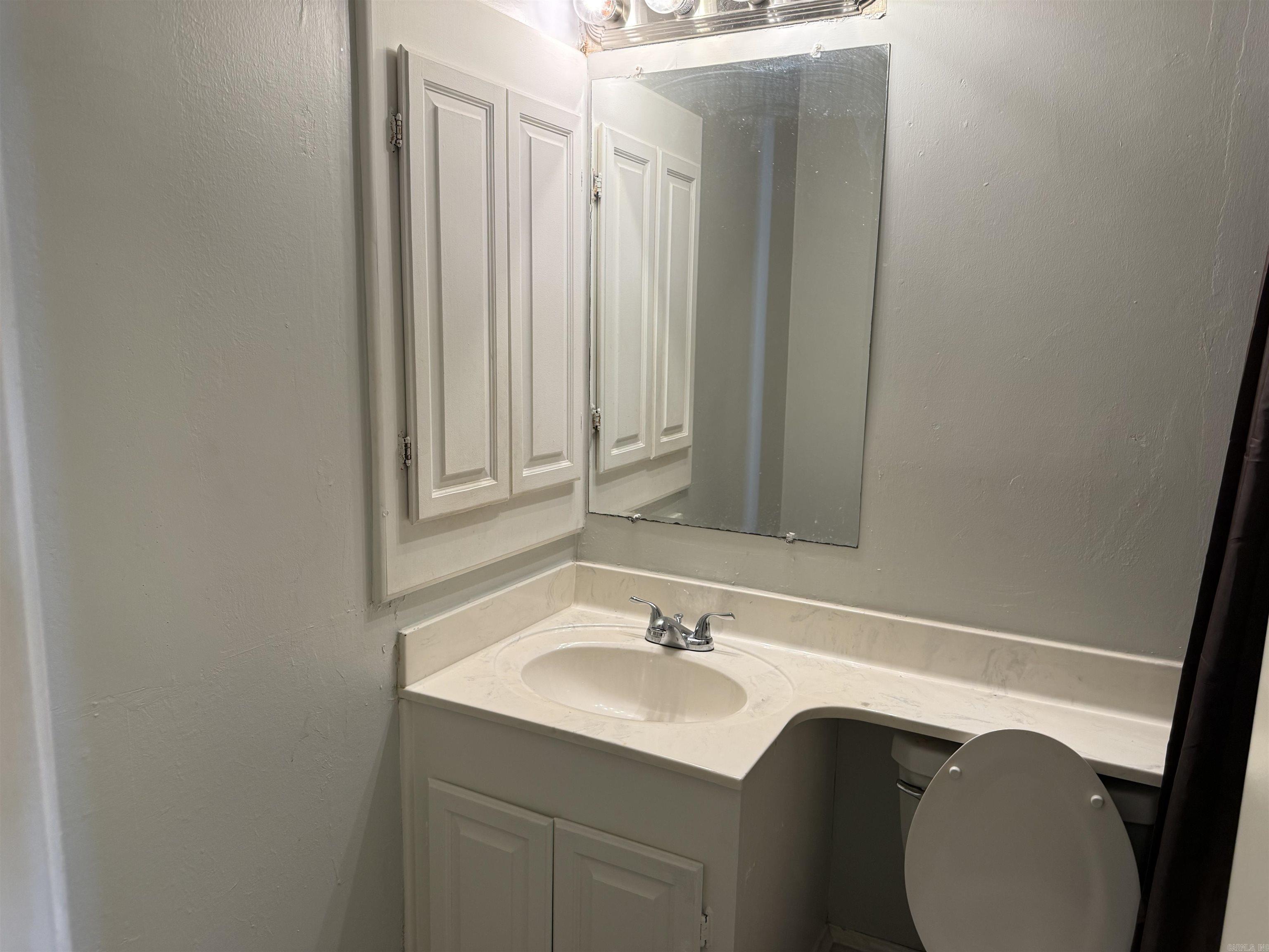 Country Club to Jacksonville - Residential Lease