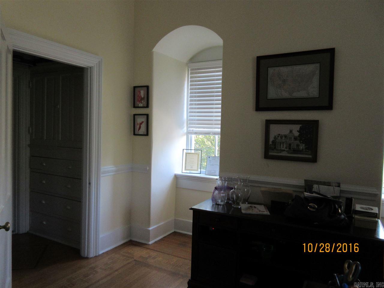 CITY OF LR L1 - Residential