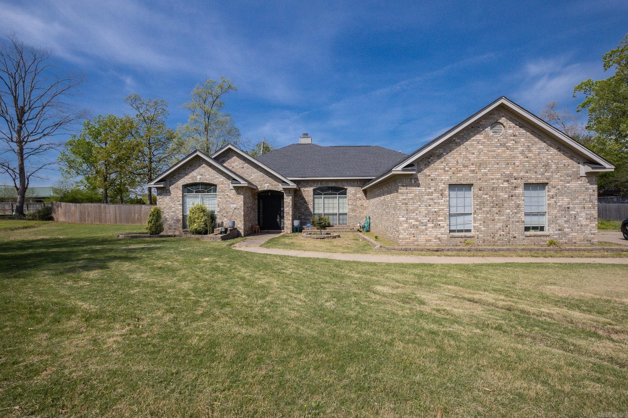 WOODLAND HILLS - Residential