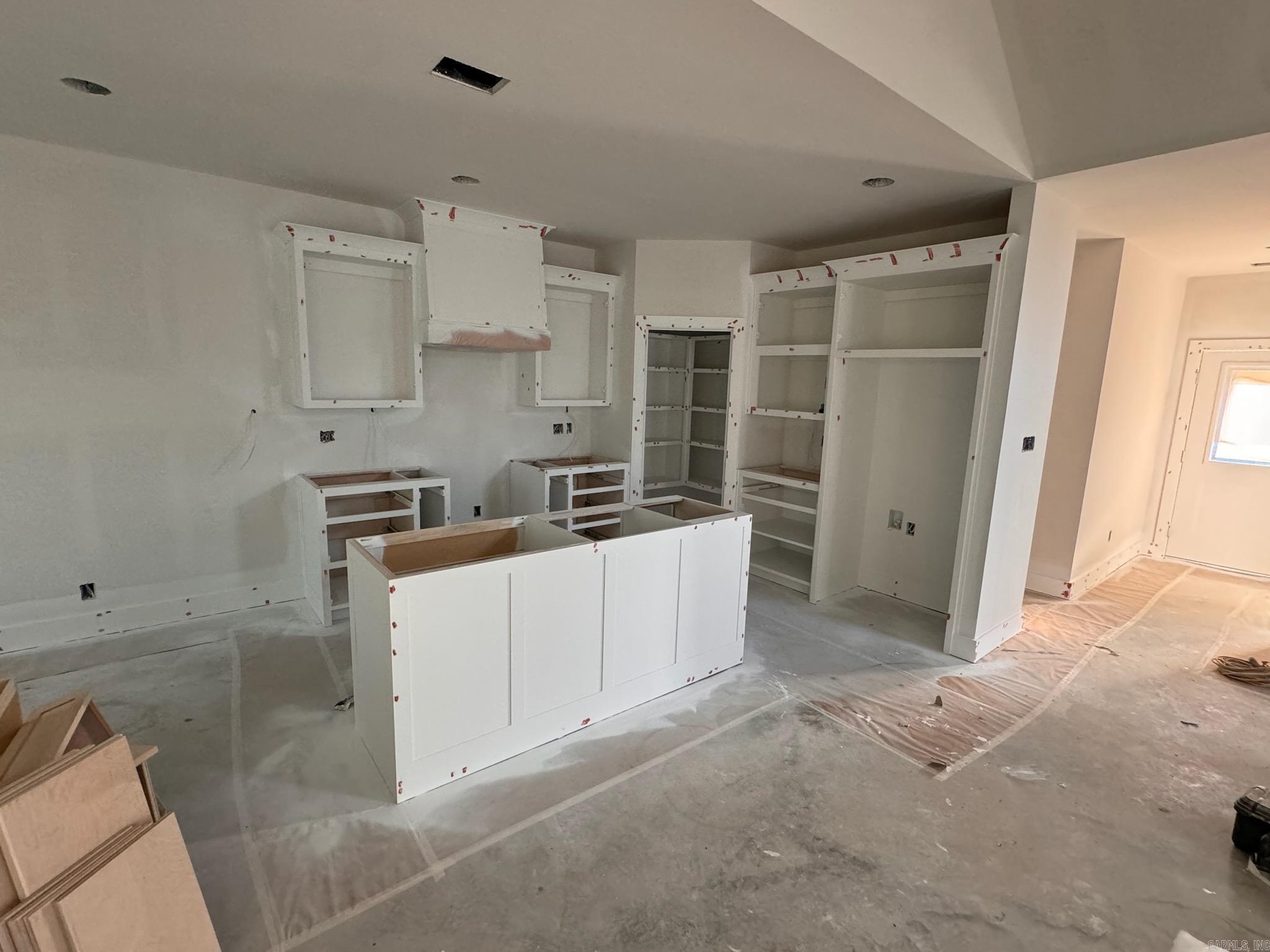 MIDTOWN BRYANT - Residential