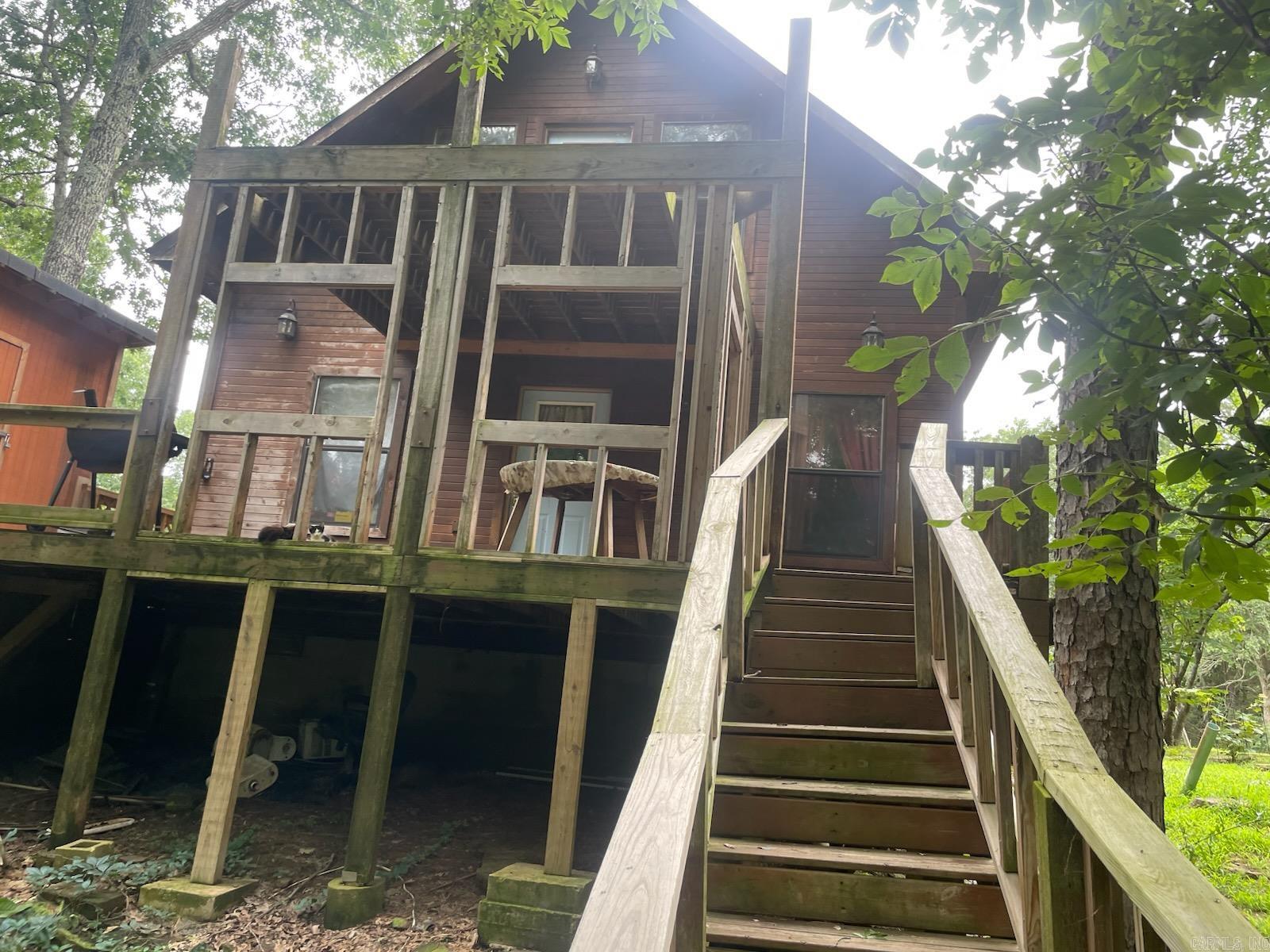 WHISPERING SPRINGS - Residential