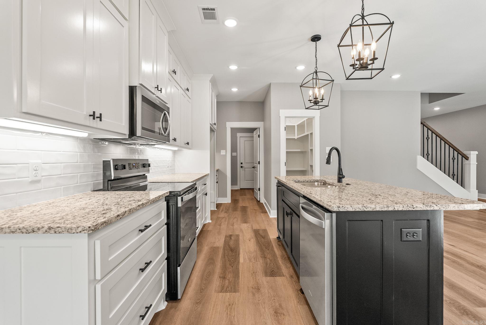 CARDINAL VALLEY - Residential