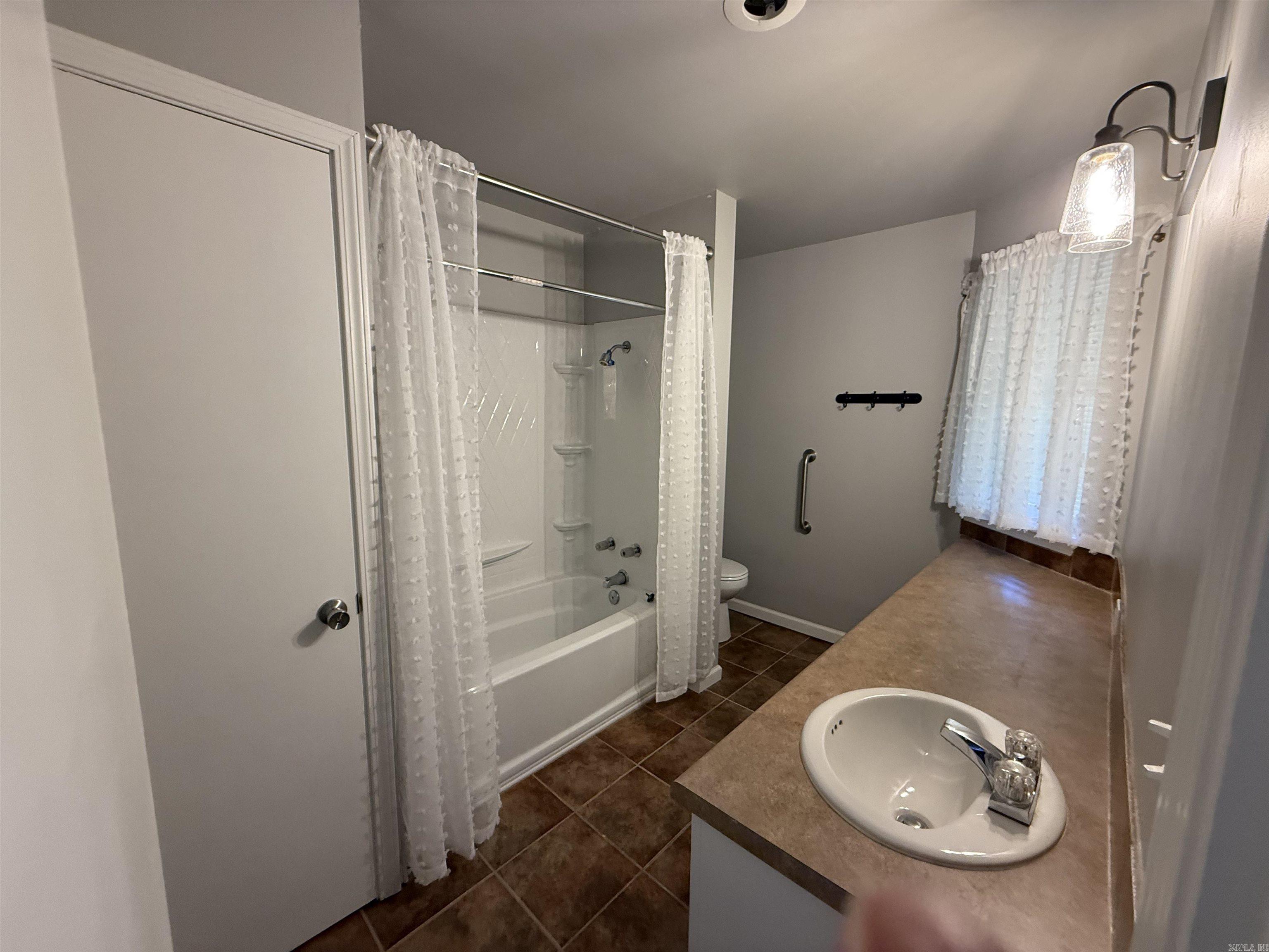 SUMMERHILL PLACE CONDOS - Residential