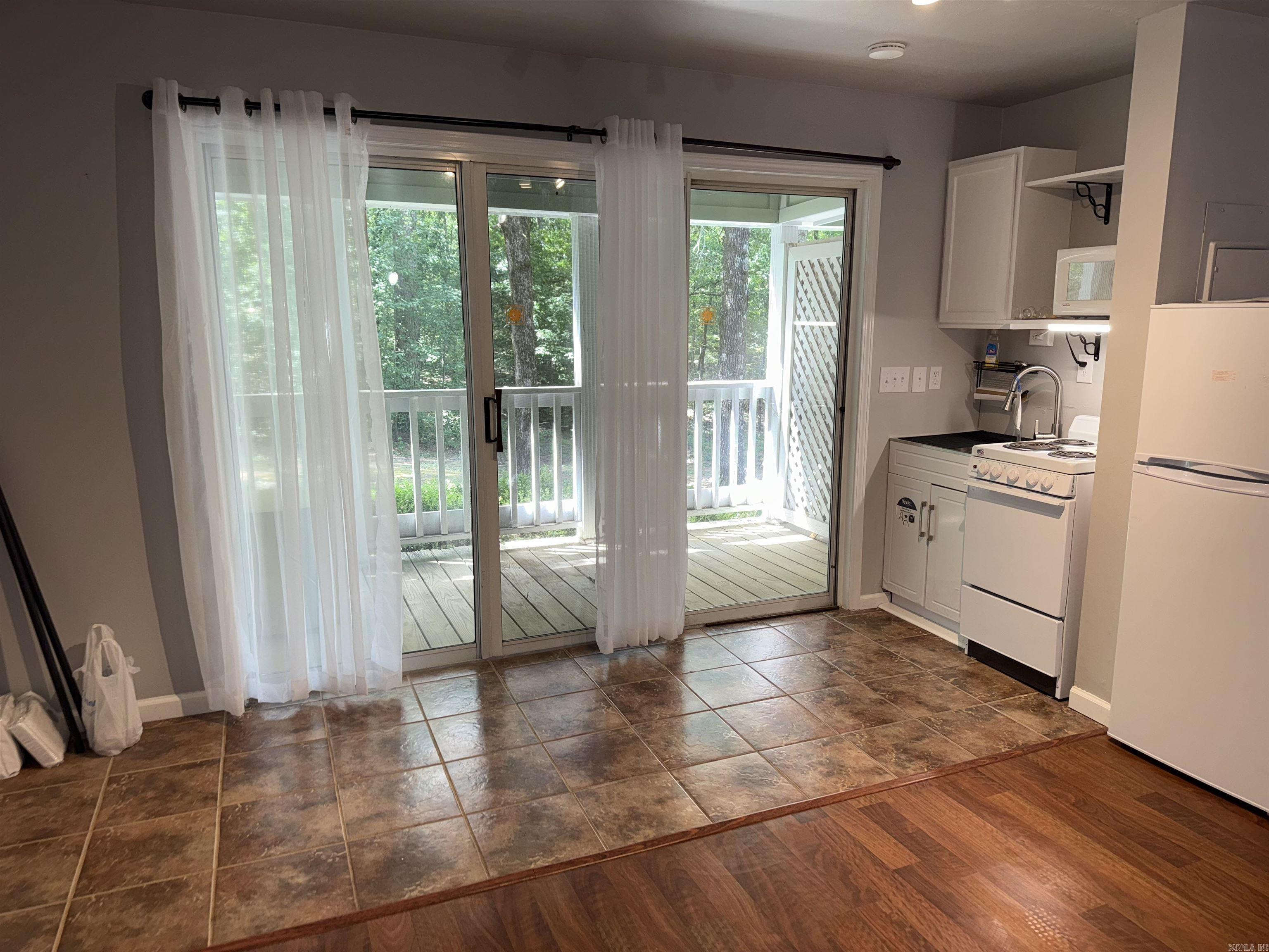 SUMMERHILL PLACE CONDOS - Residential