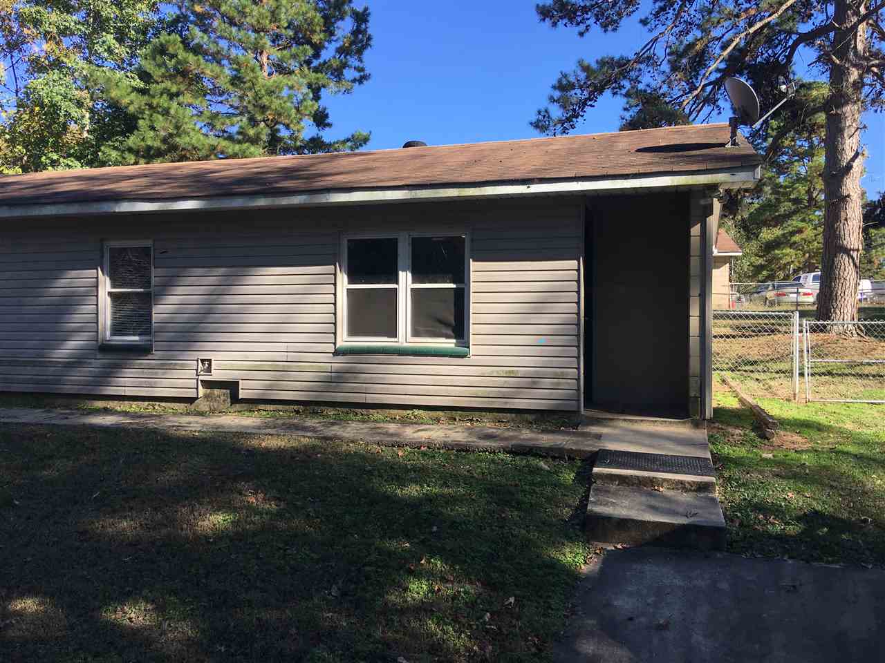 Duplex with easy interstate access.