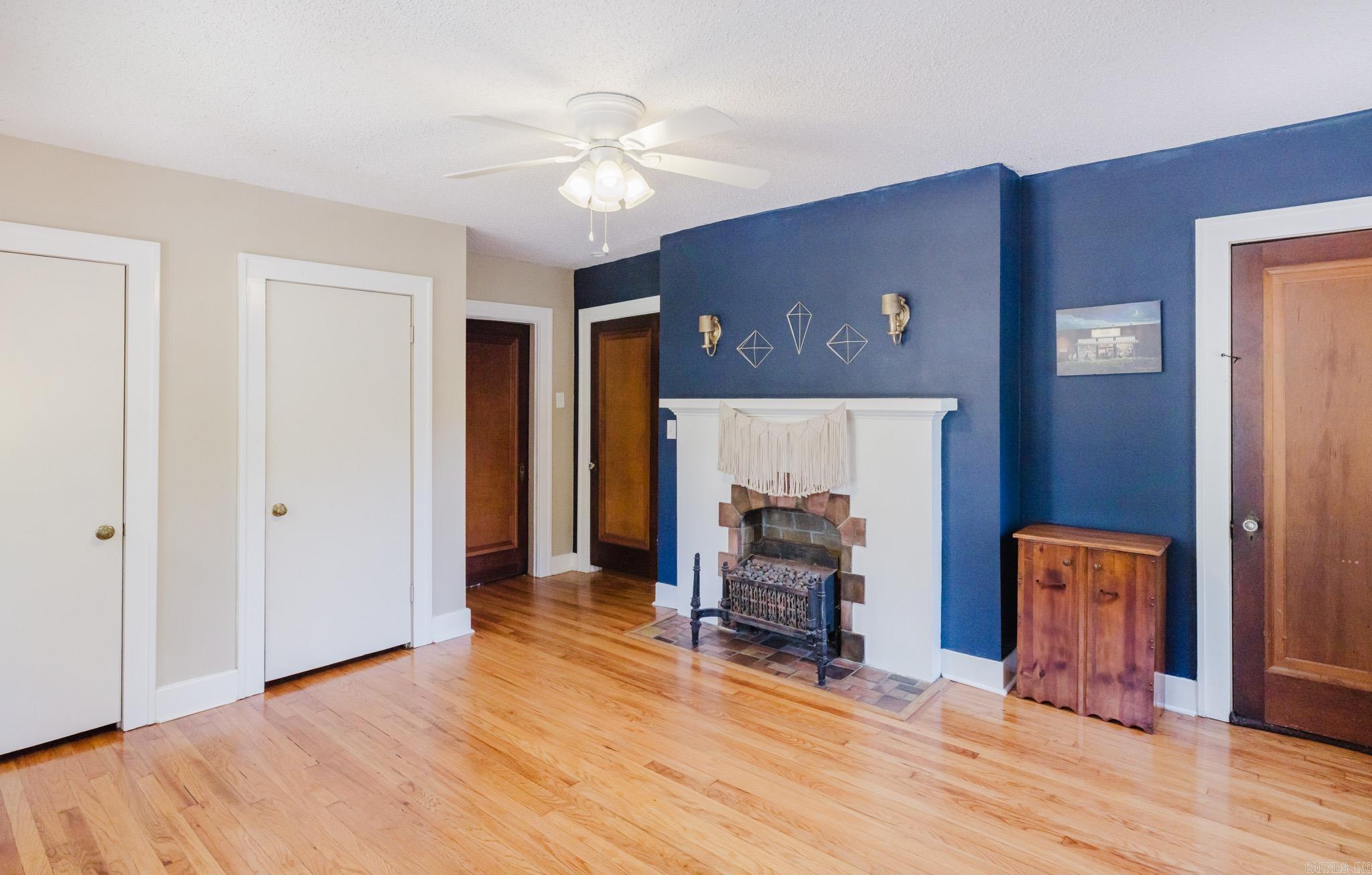 CHERRY & COX - Residential