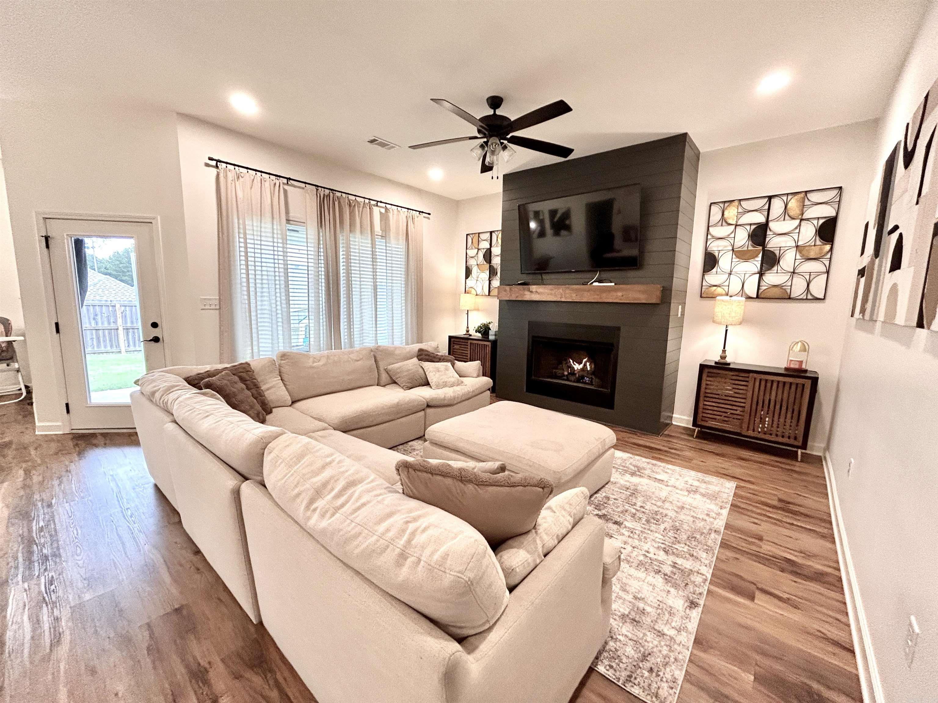 NORTHSHORE RIDGE - Residential