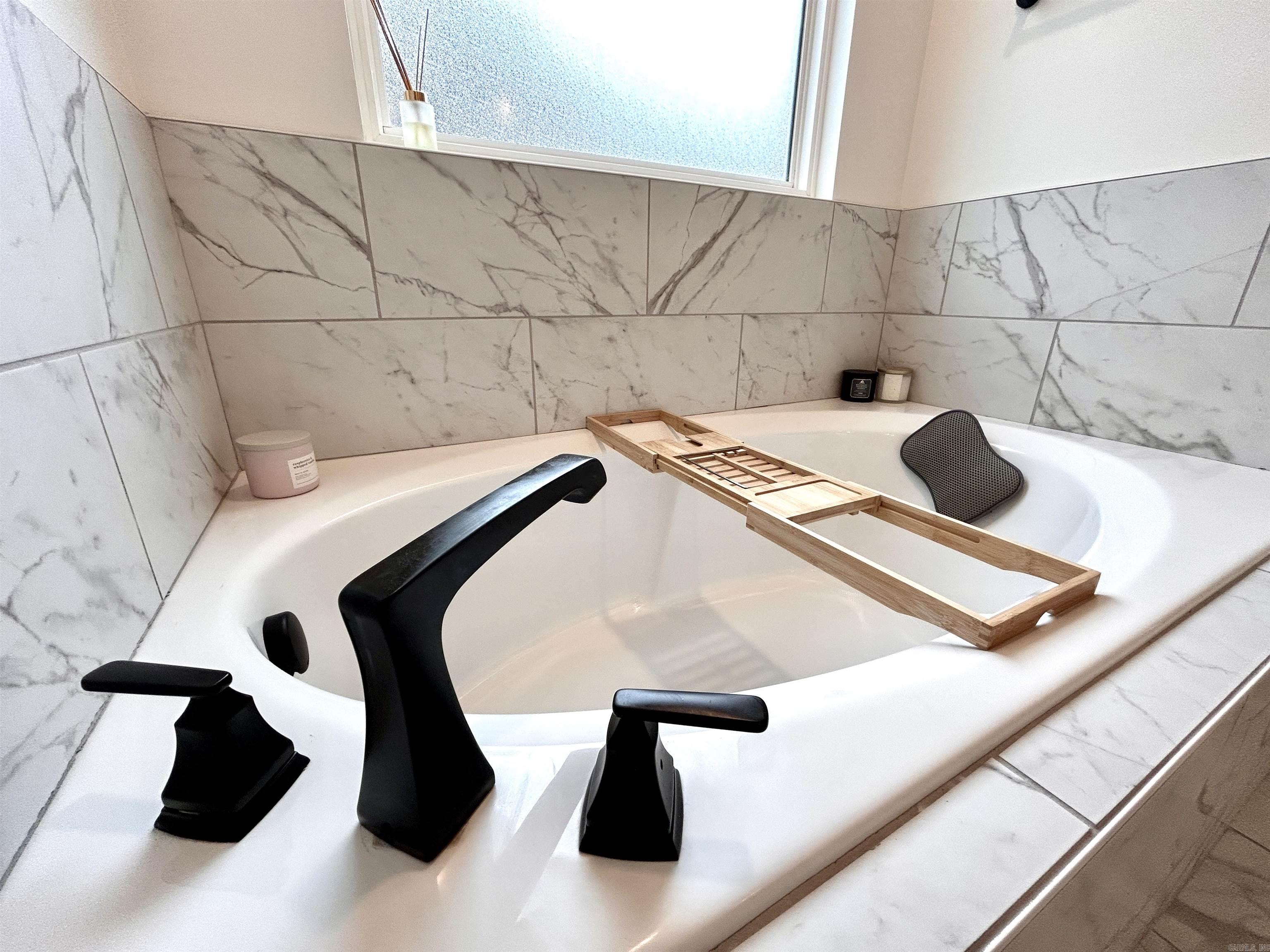 NORTHSHORE RIDGE - Residential