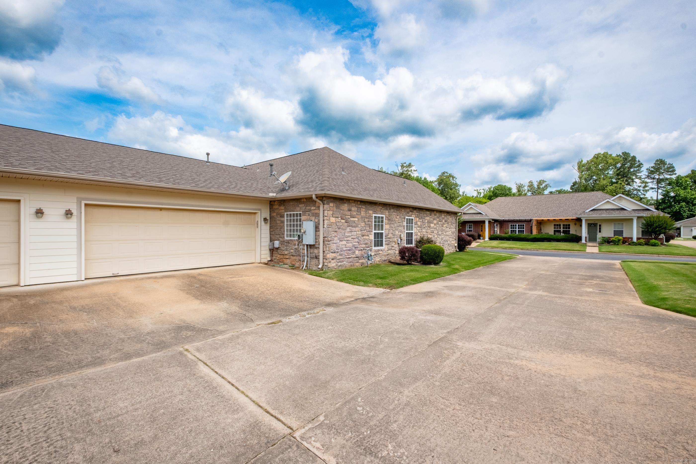 STAGECOACH VILLAGE - Residential
