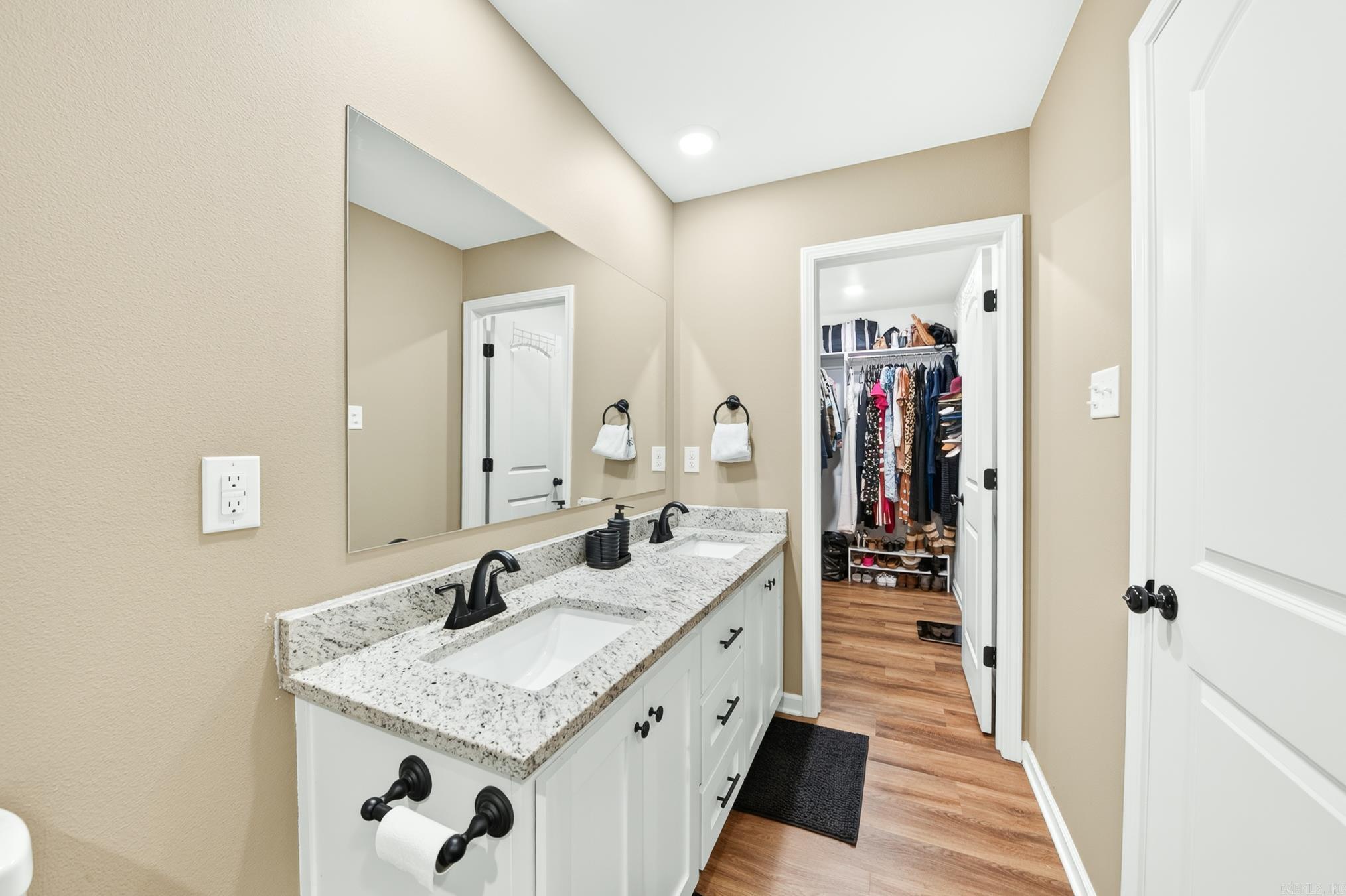 PAW'S PLACE - Residential