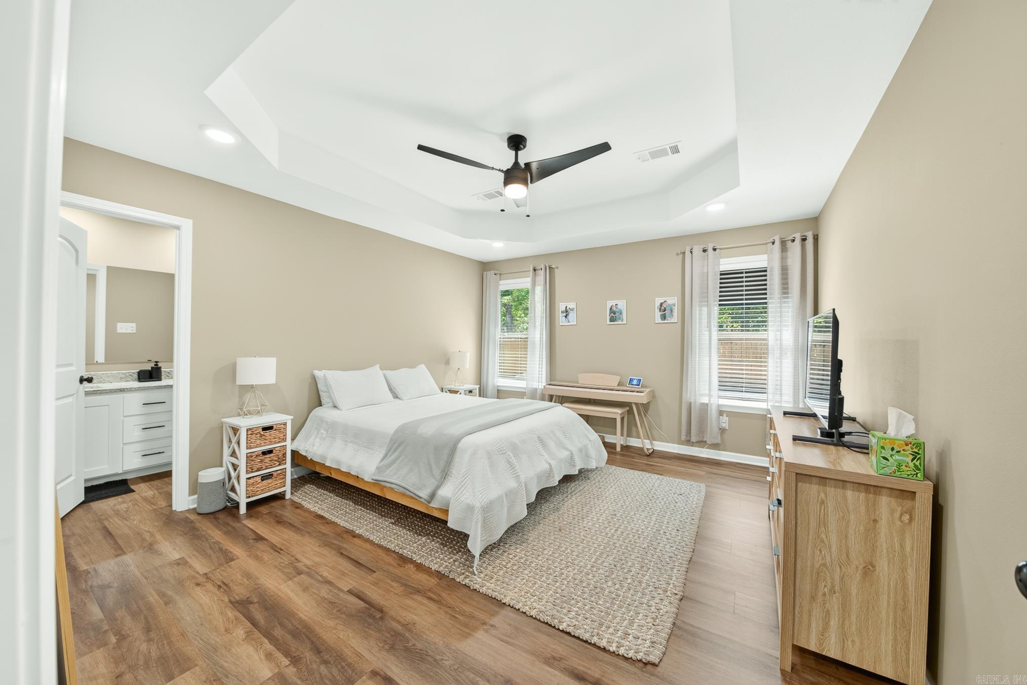 PAW'S PLACE - Residential