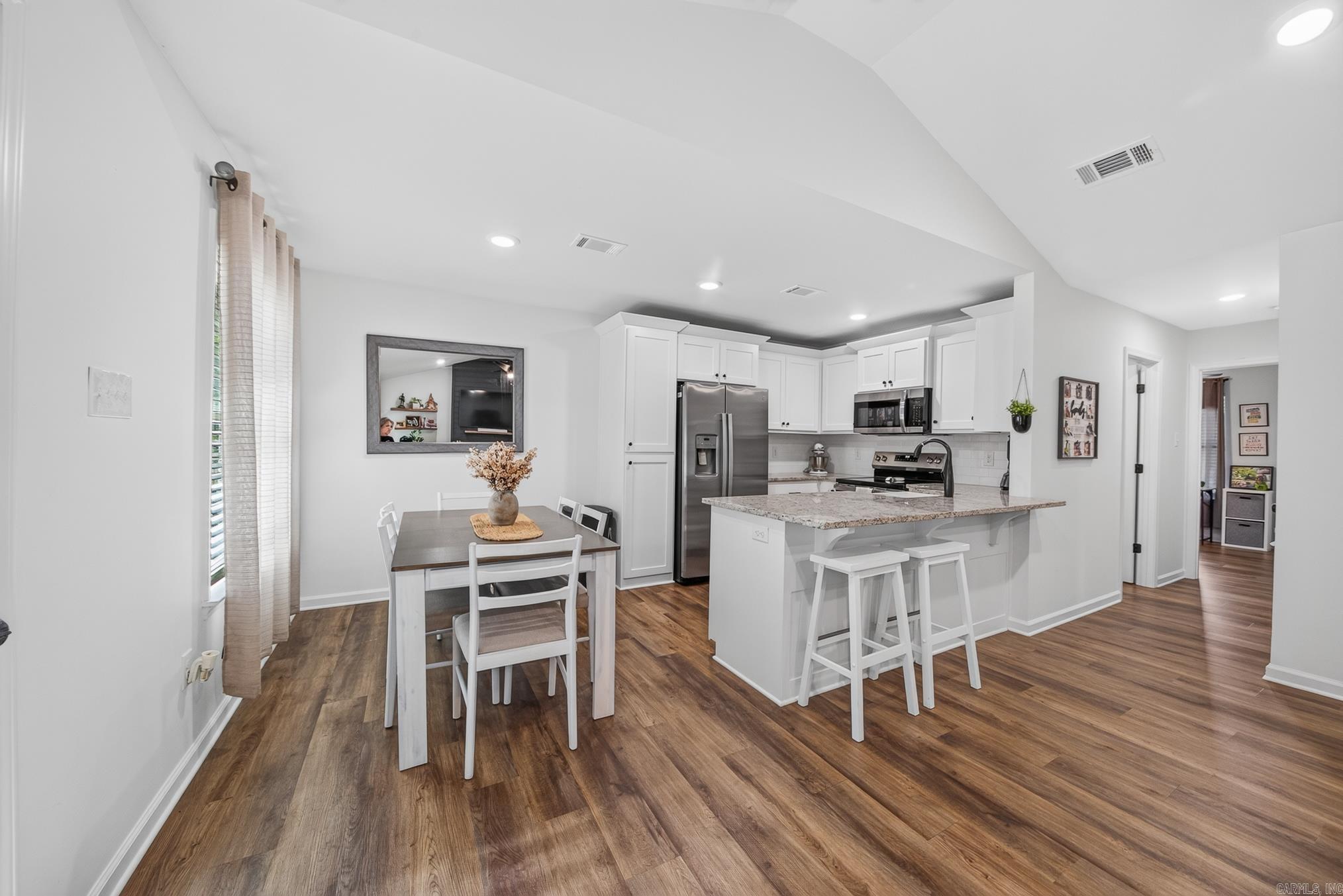 PAW'S PLACE - Residential
