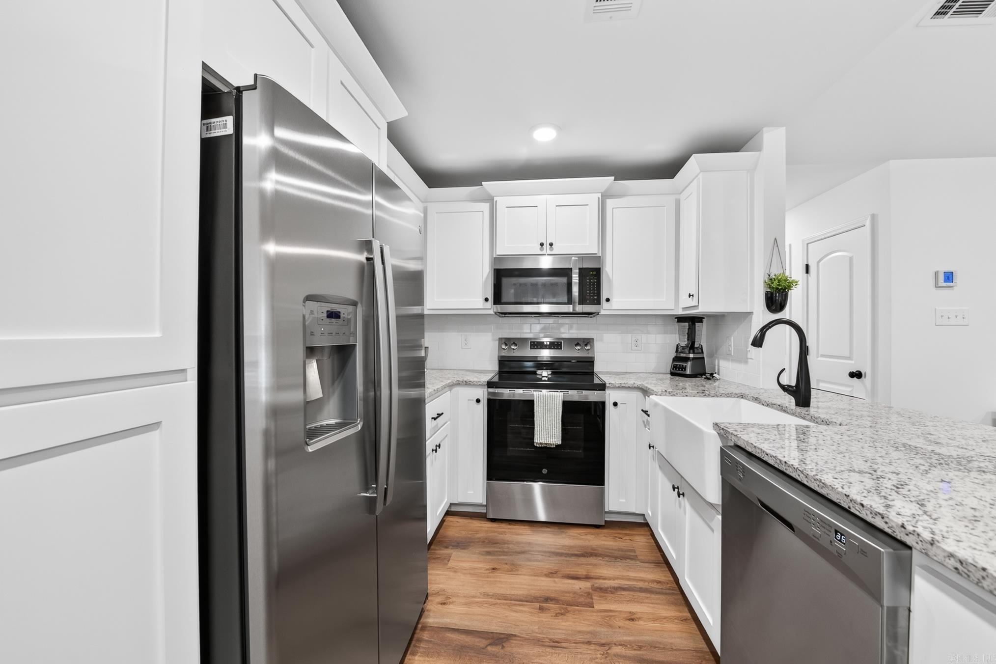 PAW'S PLACE - Residential