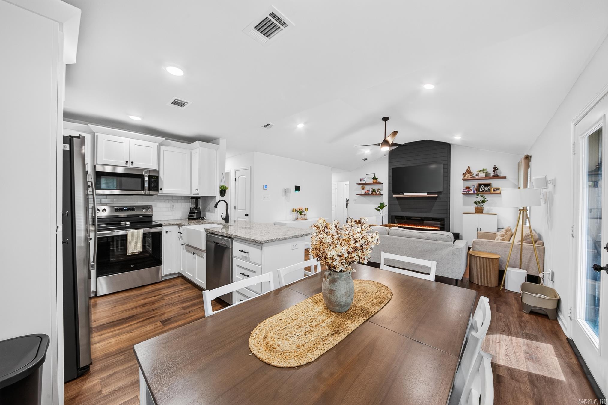 PAW'S PLACE - Residential