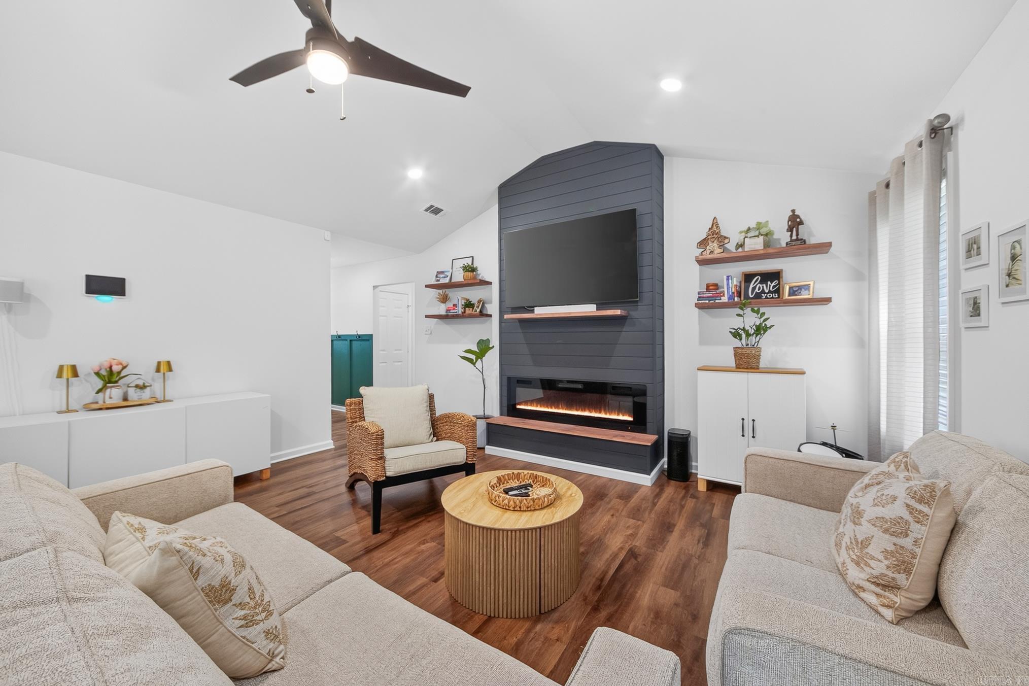 PAW'S PLACE - Residential