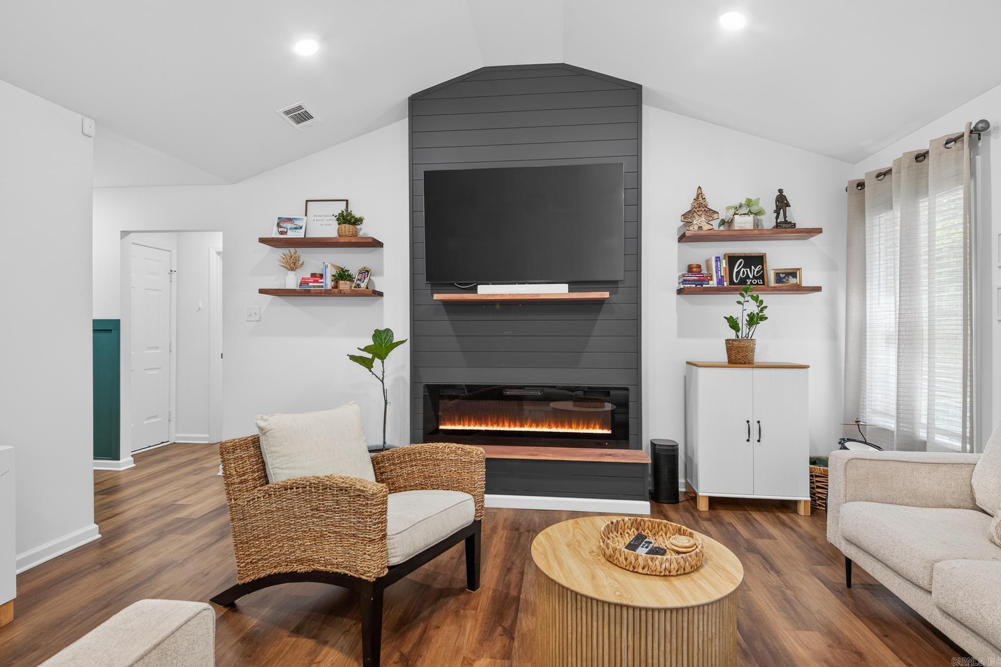 PAW'S PLACE - Residential