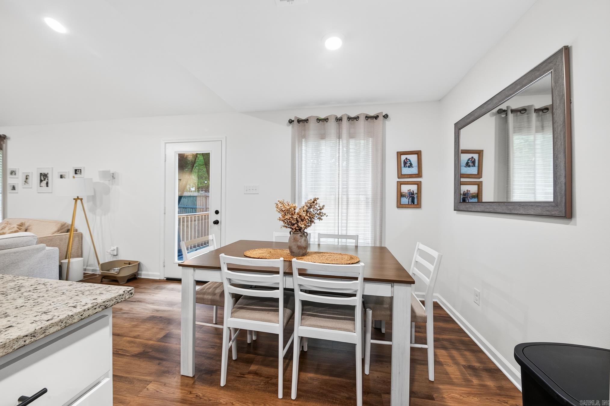 PAW'S PLACE - Residential
