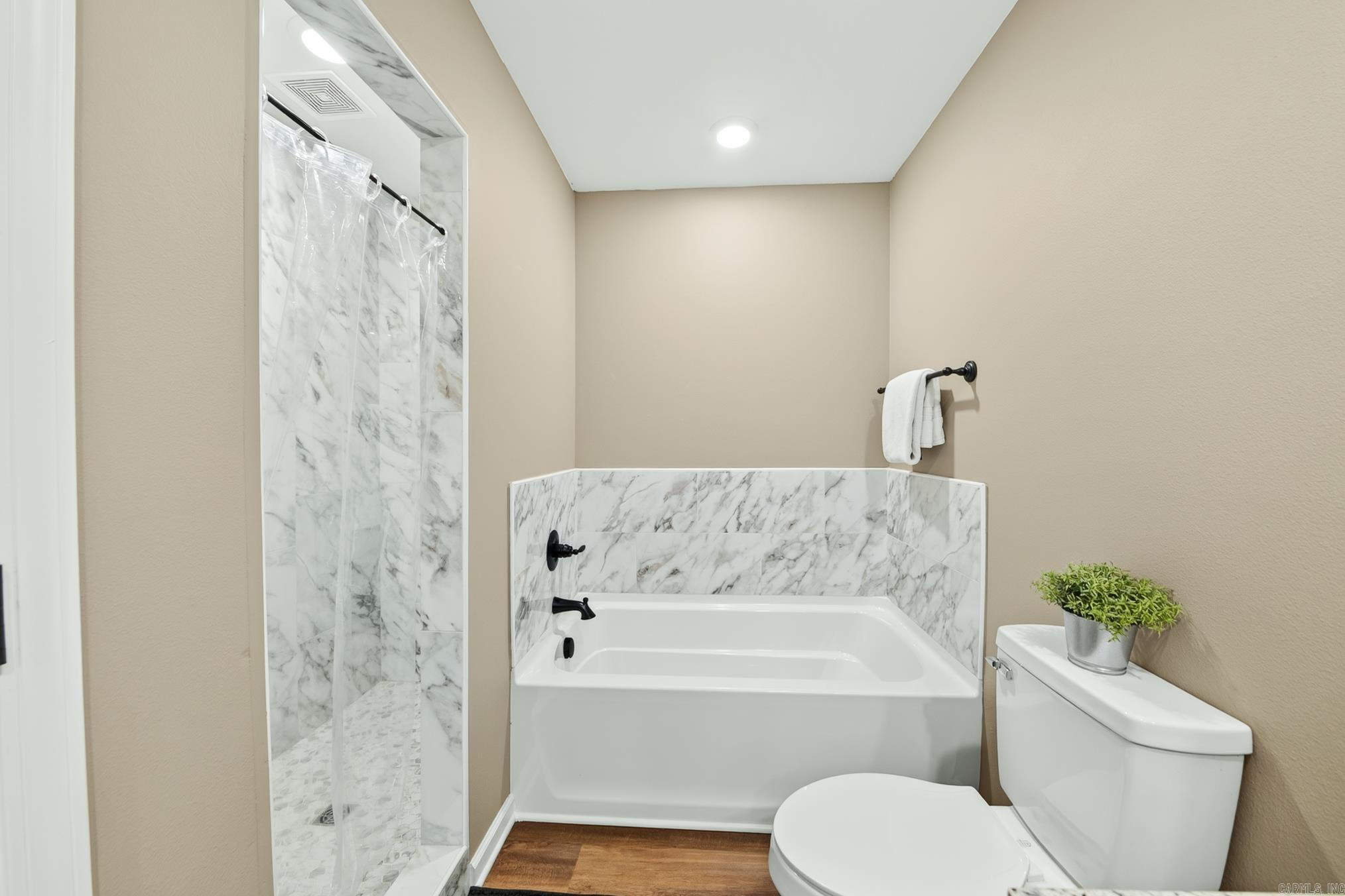 PAW'S PLACE - Residential