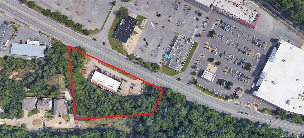 OWNER/INVESTOR ICONIC OFFICE BUILDING OPPORTUNITY Along major thoroughfare from West Little Rock to Downtown! High-traffic, high visibility, 21,000 VPD  Currently configured for 12 tenant spaces Two curb cuts onto Cantrell Road Extra land for potential expansion Cap Rate 7.214% Close by businesses, Office Depot, Whole Hog BBQ, Tuesday Morning, Riverdale 10 Cinema, Dollar Tree, Sonic and temp. home of Arkansas Arts Center See brochure in documents, Request NDA for financials