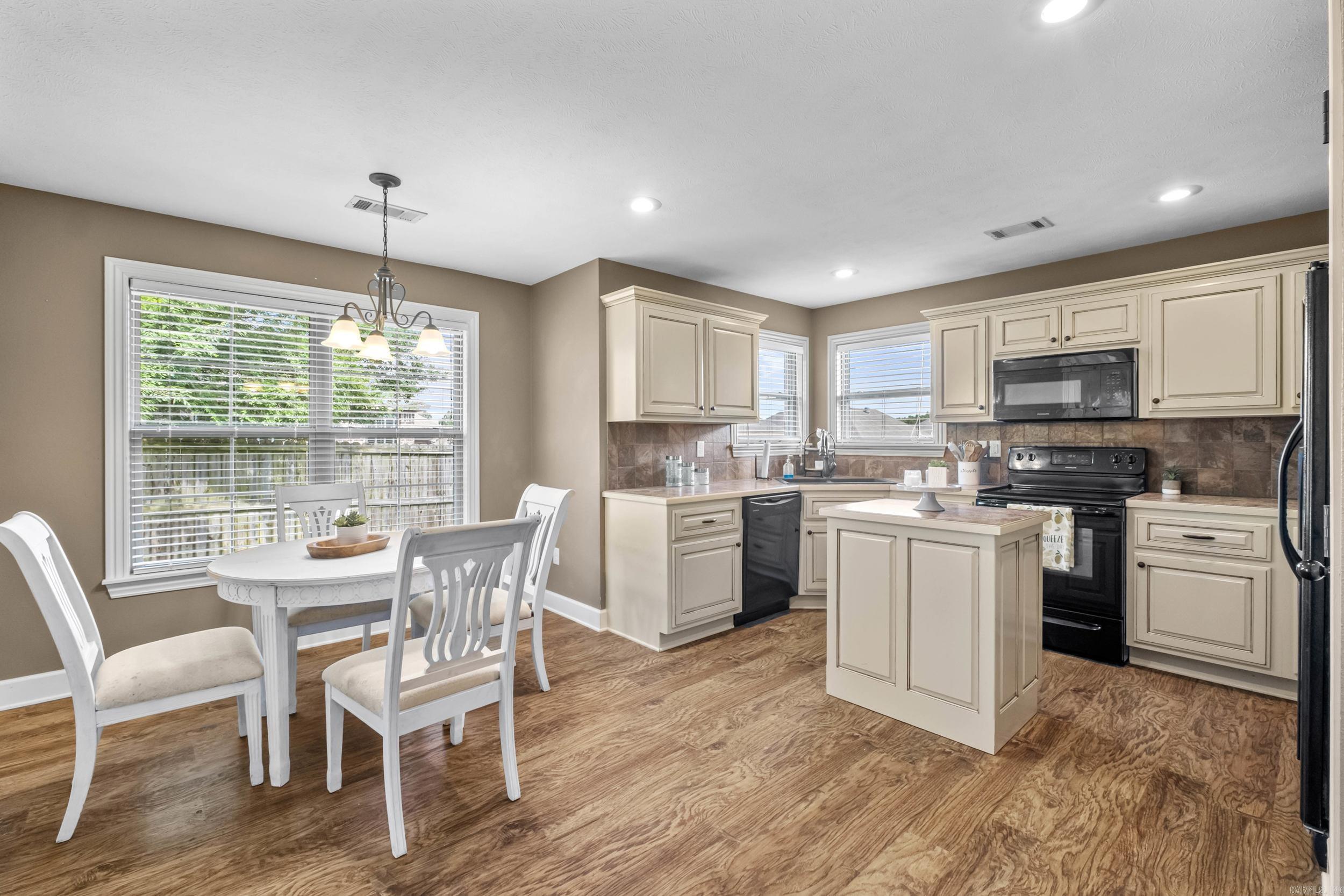 RIDGEWOOD S/D - Residential