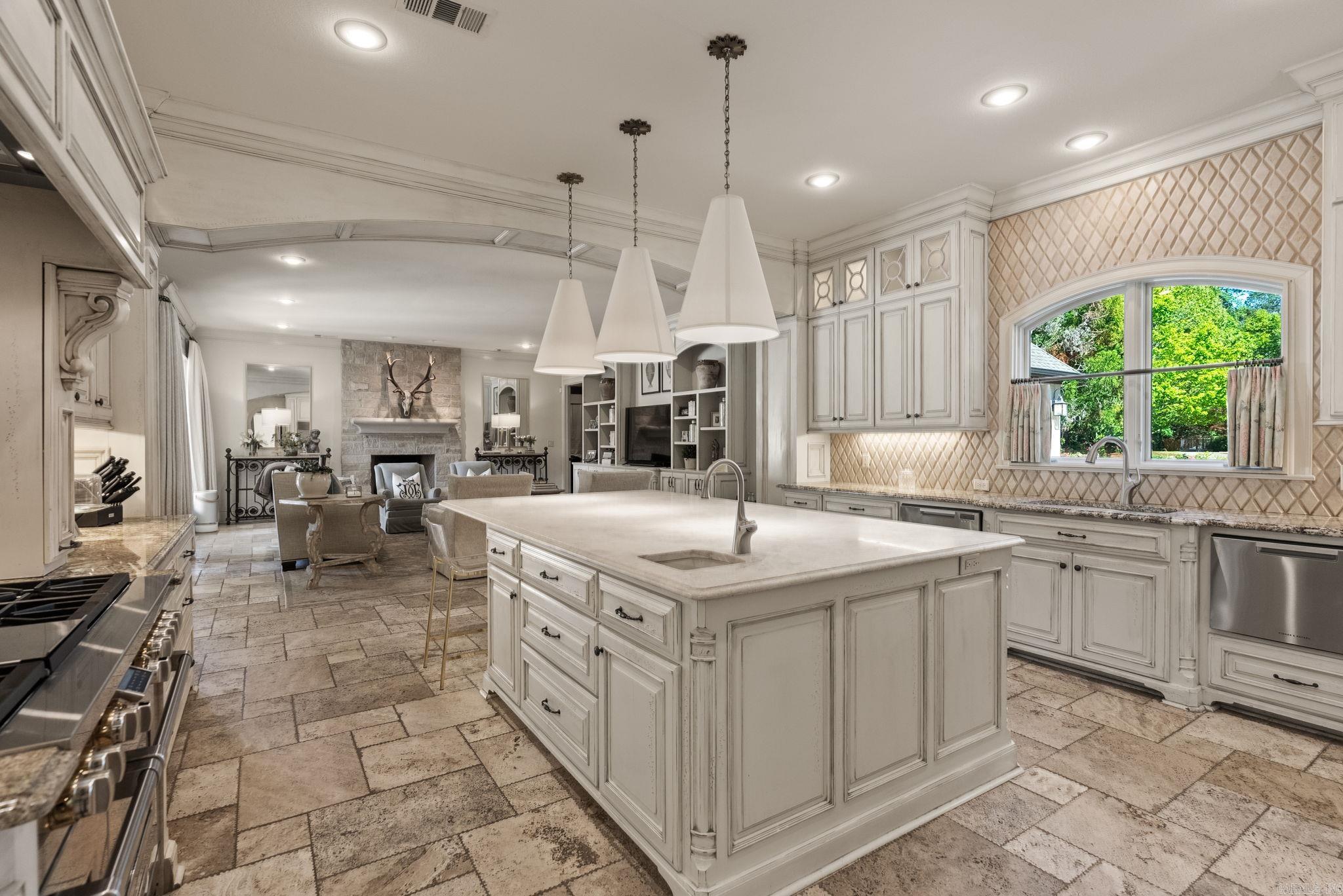 CHENAL VALLEY SOLOGNE CIRCLE - Residential